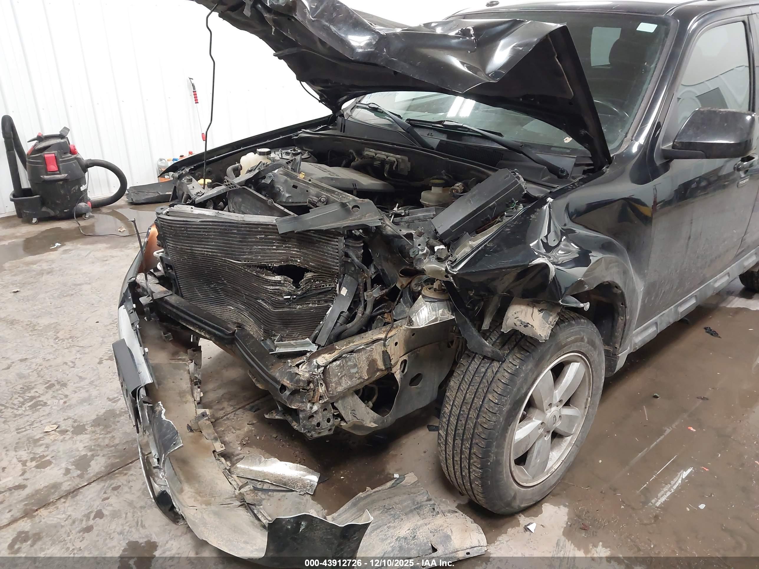 FORD ESCAPE image 6