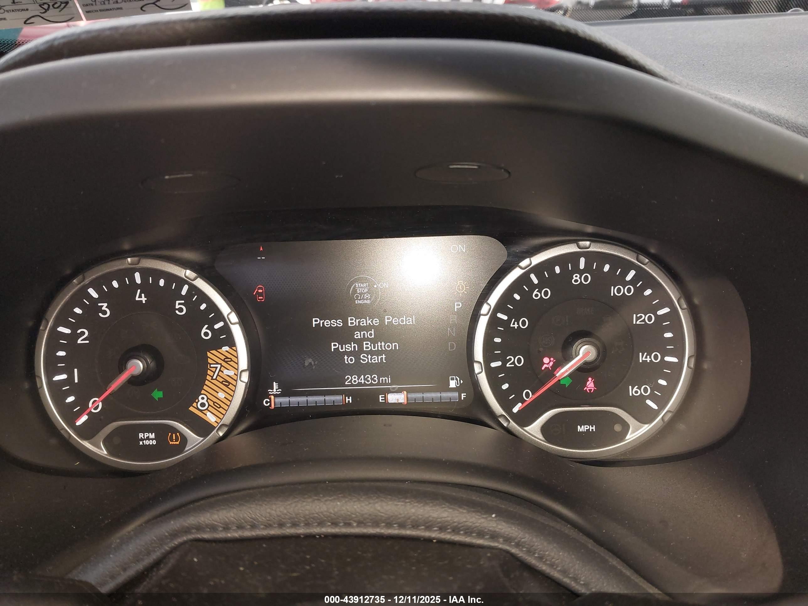 JEEP RENEGADE image 7