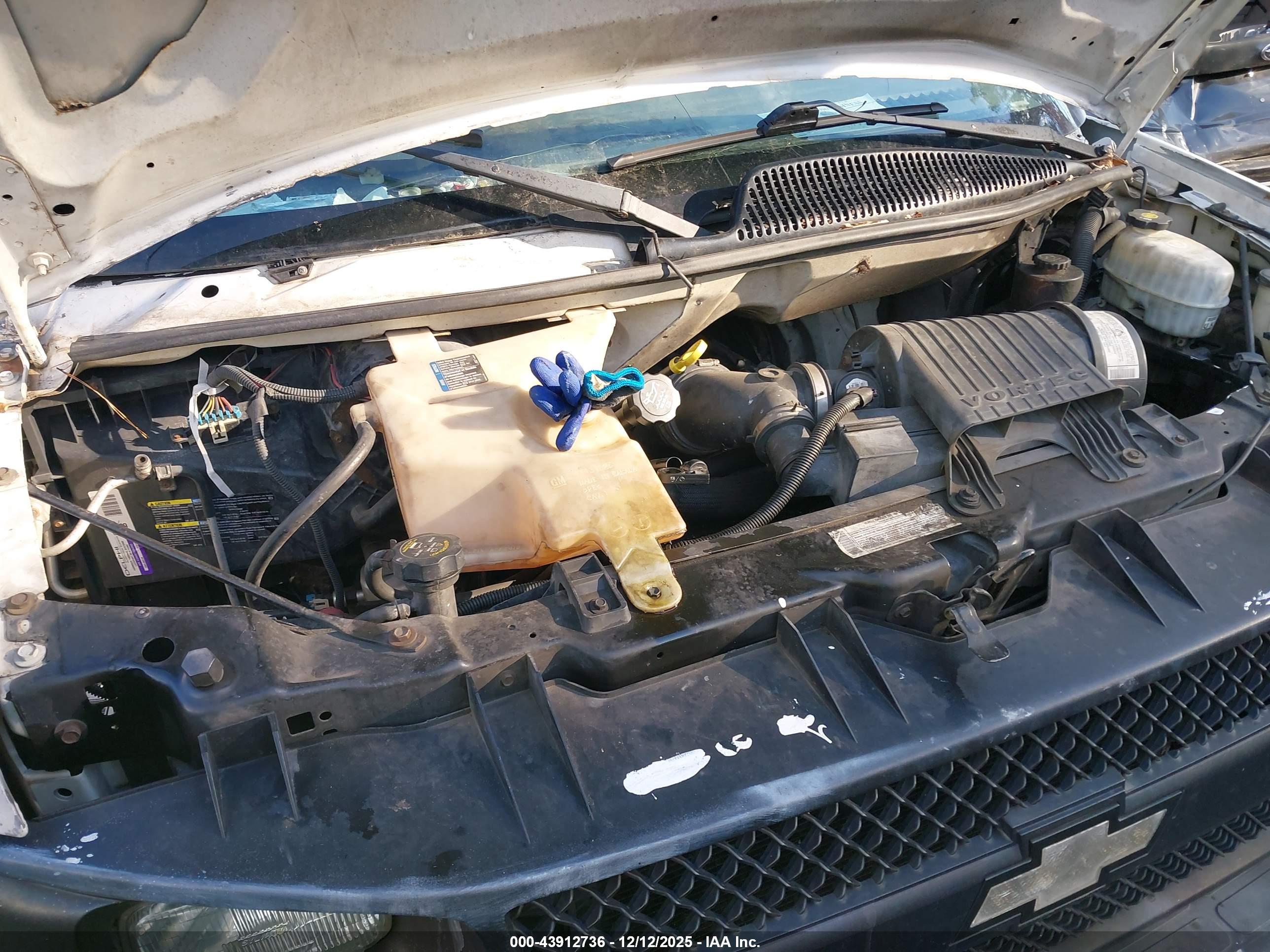 CHEVROLET EXPRESS image 10
