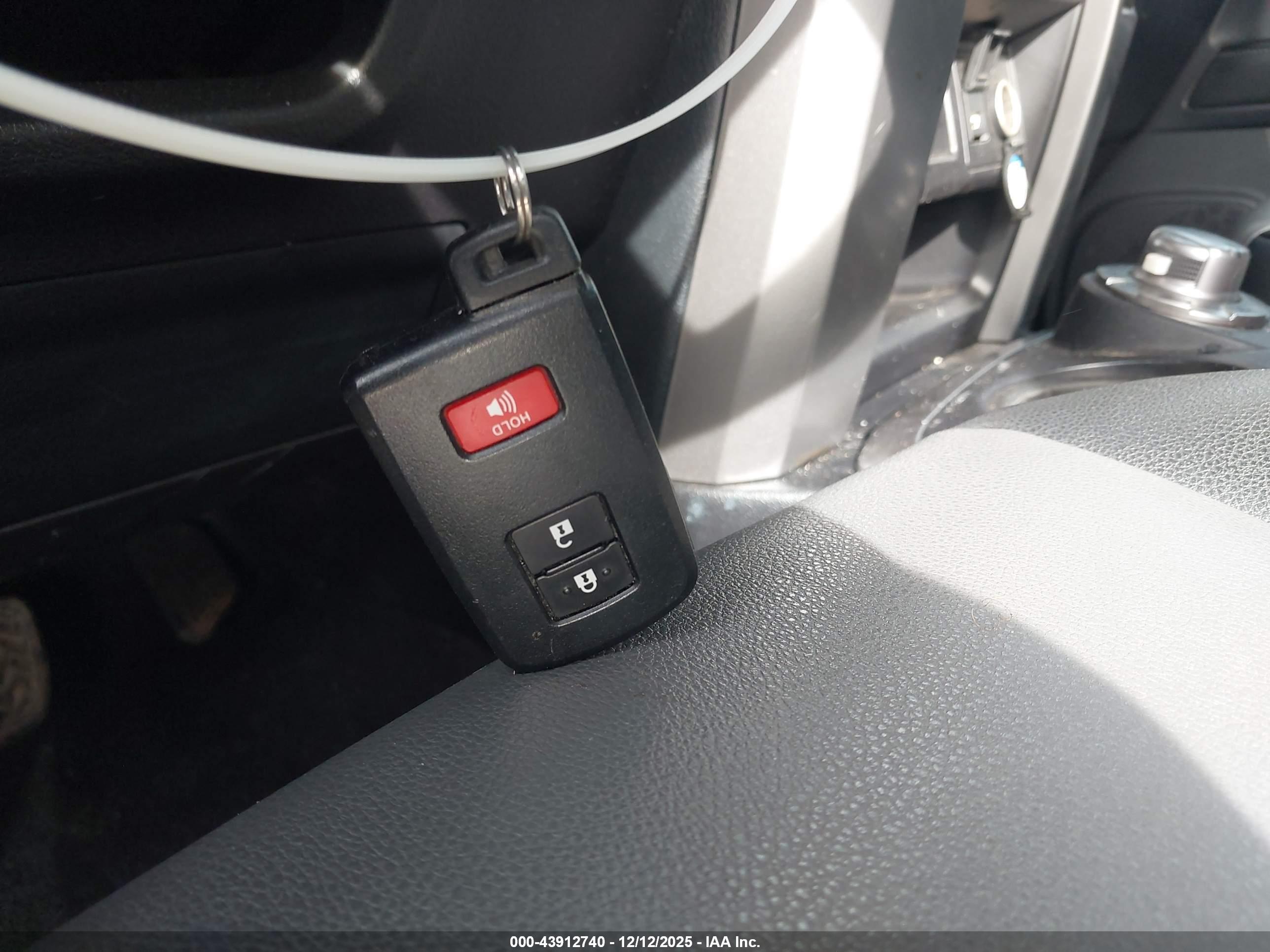 TOYOTA 4RUNNER image 11