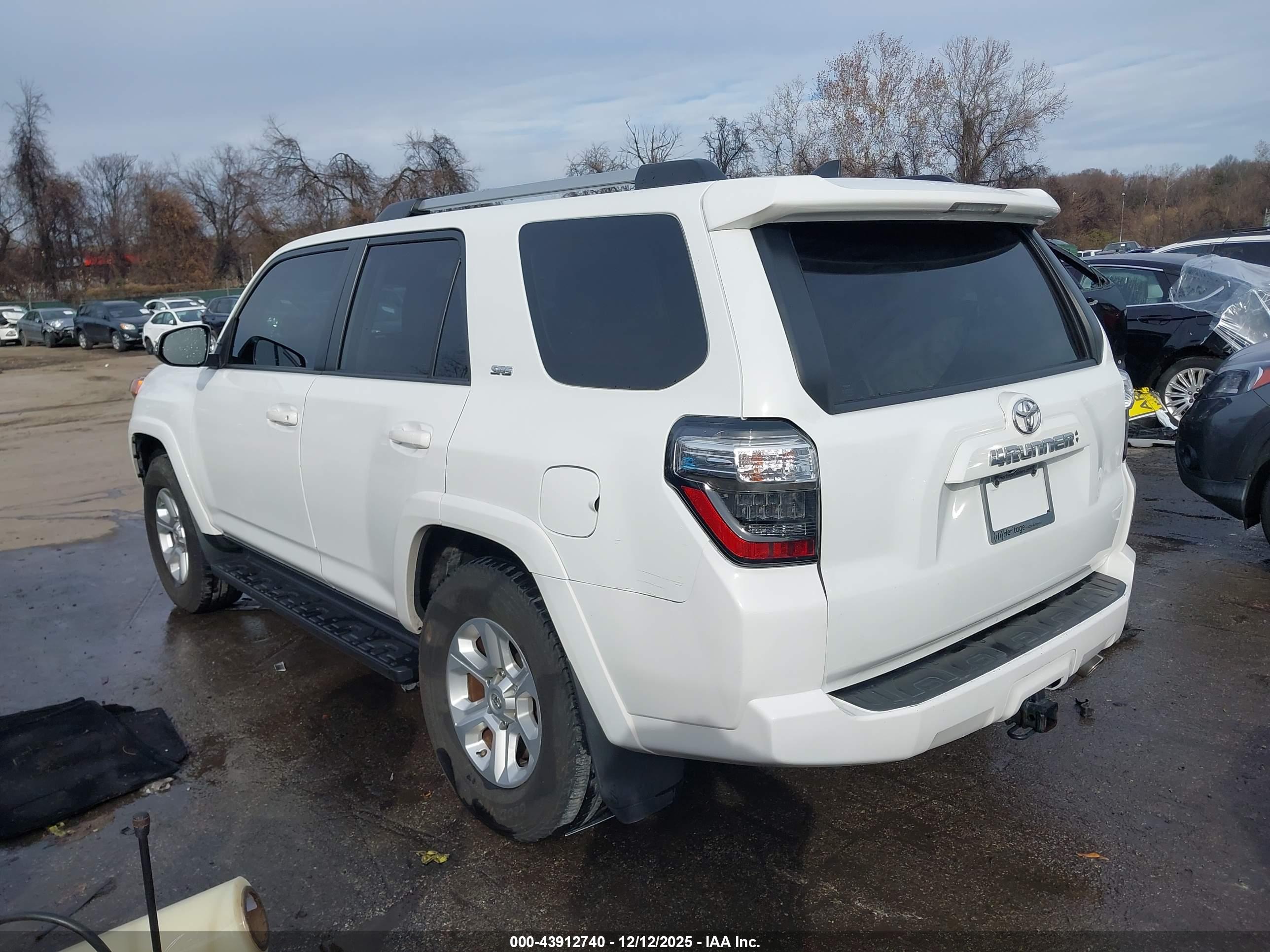 TOYOTA 4RUNNER image 3