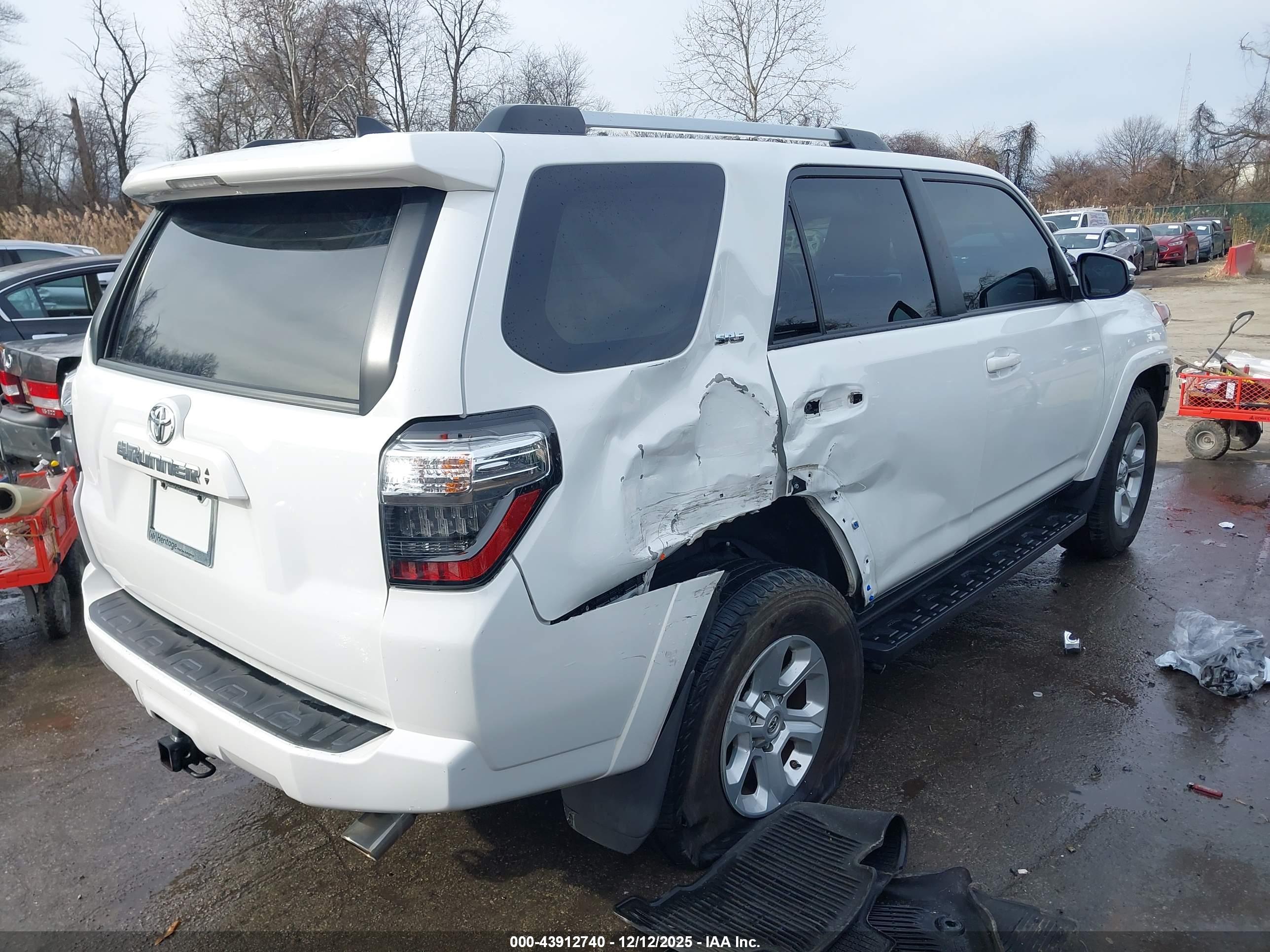 TOYOTA 4RUNNER image 4