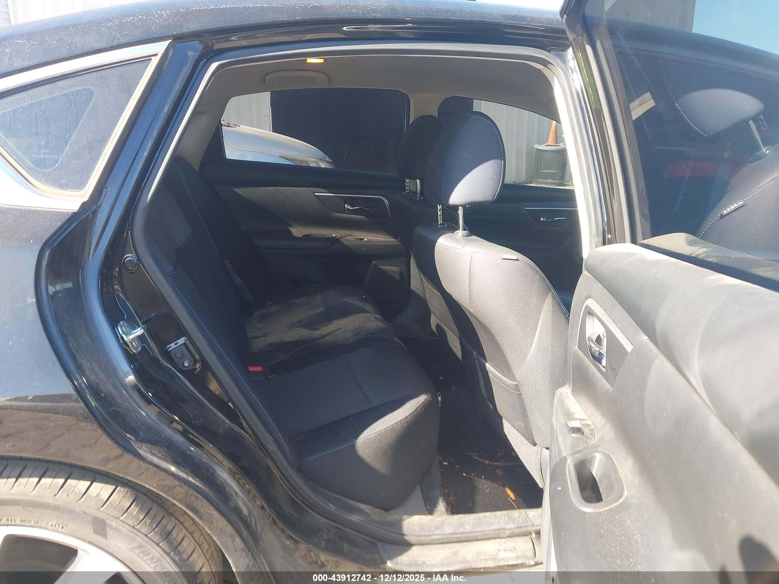 NISSAN ALTIMA image 8