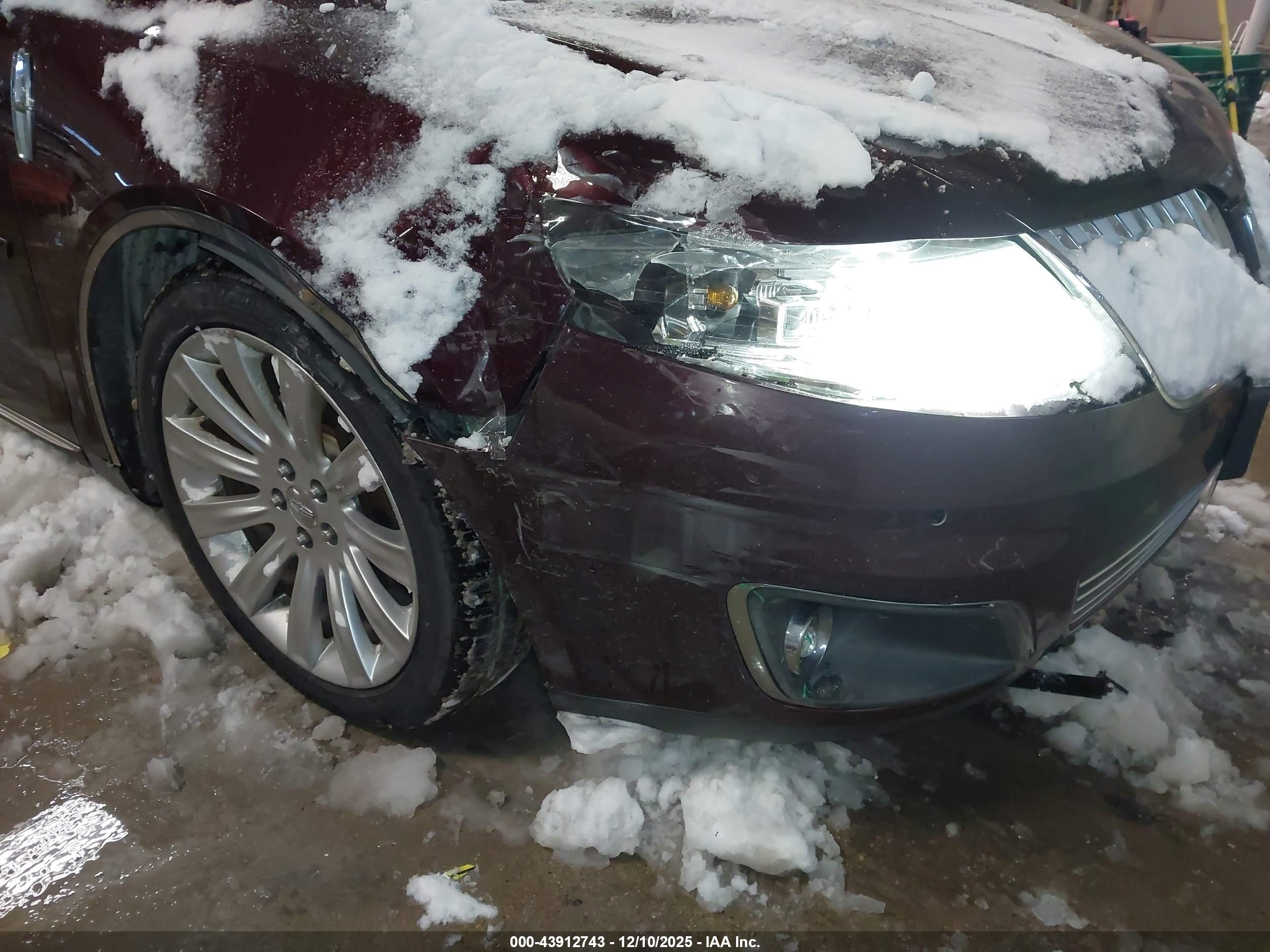 LINCOLN MKS image 6