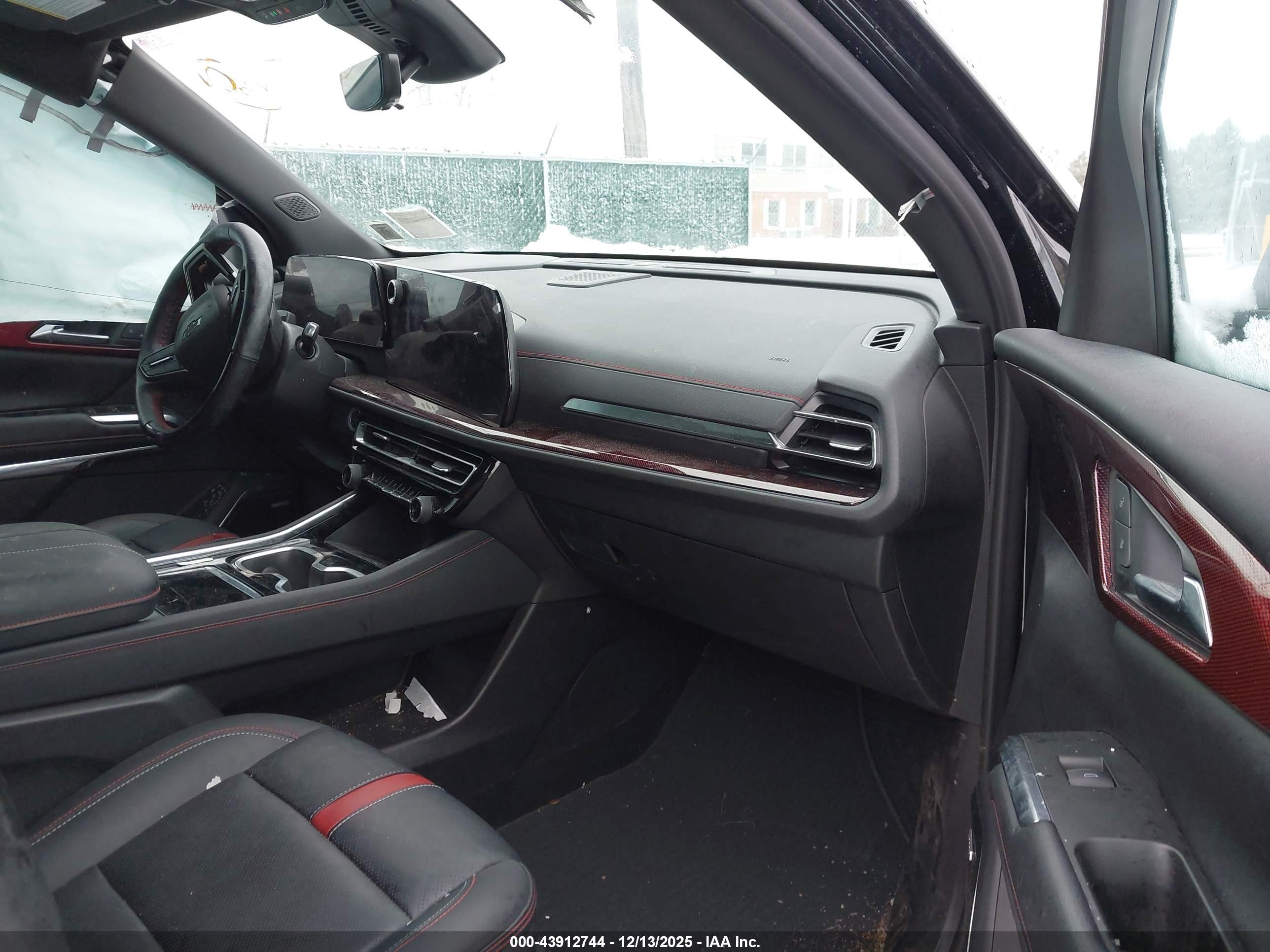 CHEVROLET TRAVERSE image 5