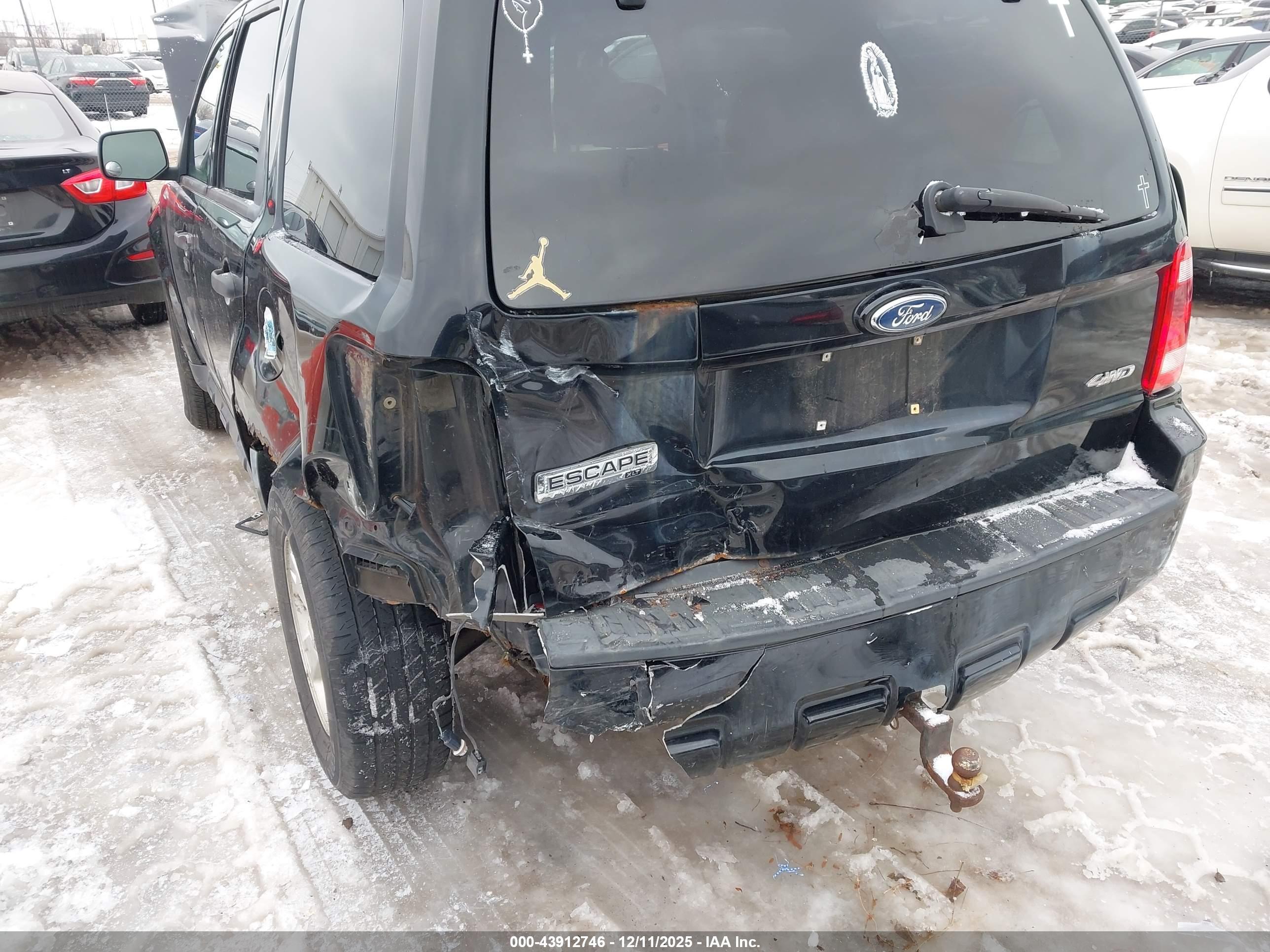 FORD ESCAPE image 6