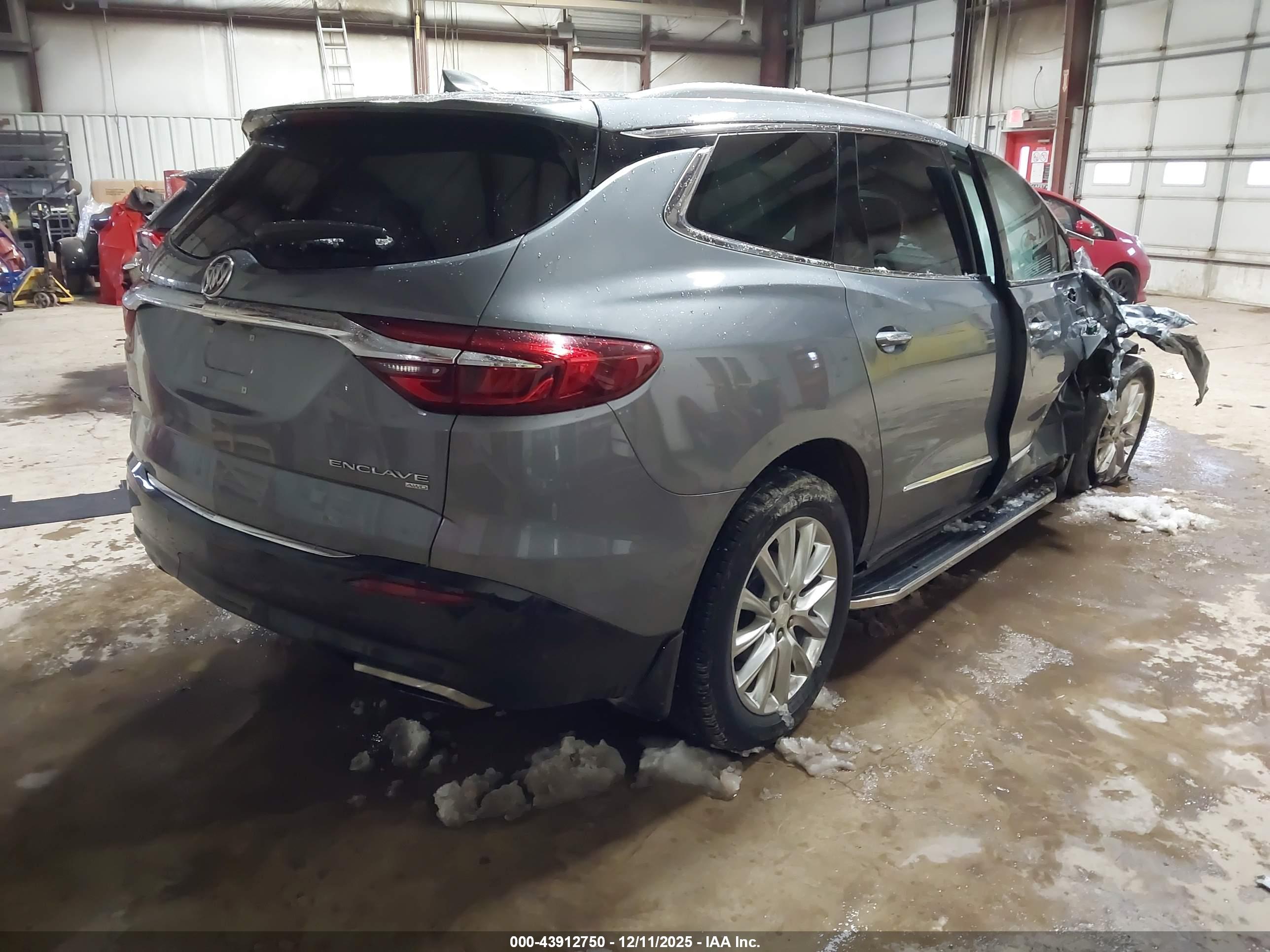 BUICK ENCLAVE image 4