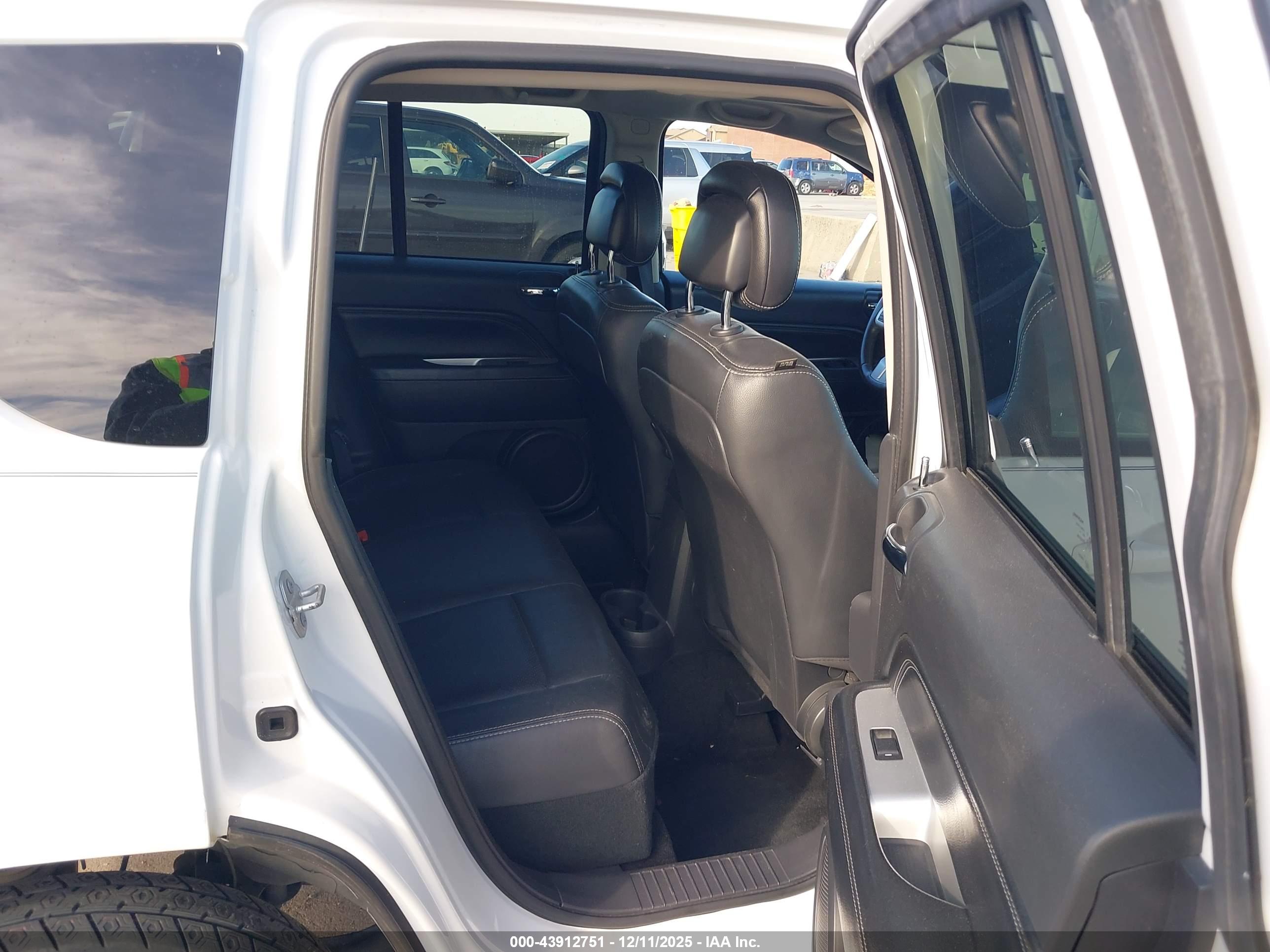 JEEP COMPASS image 8