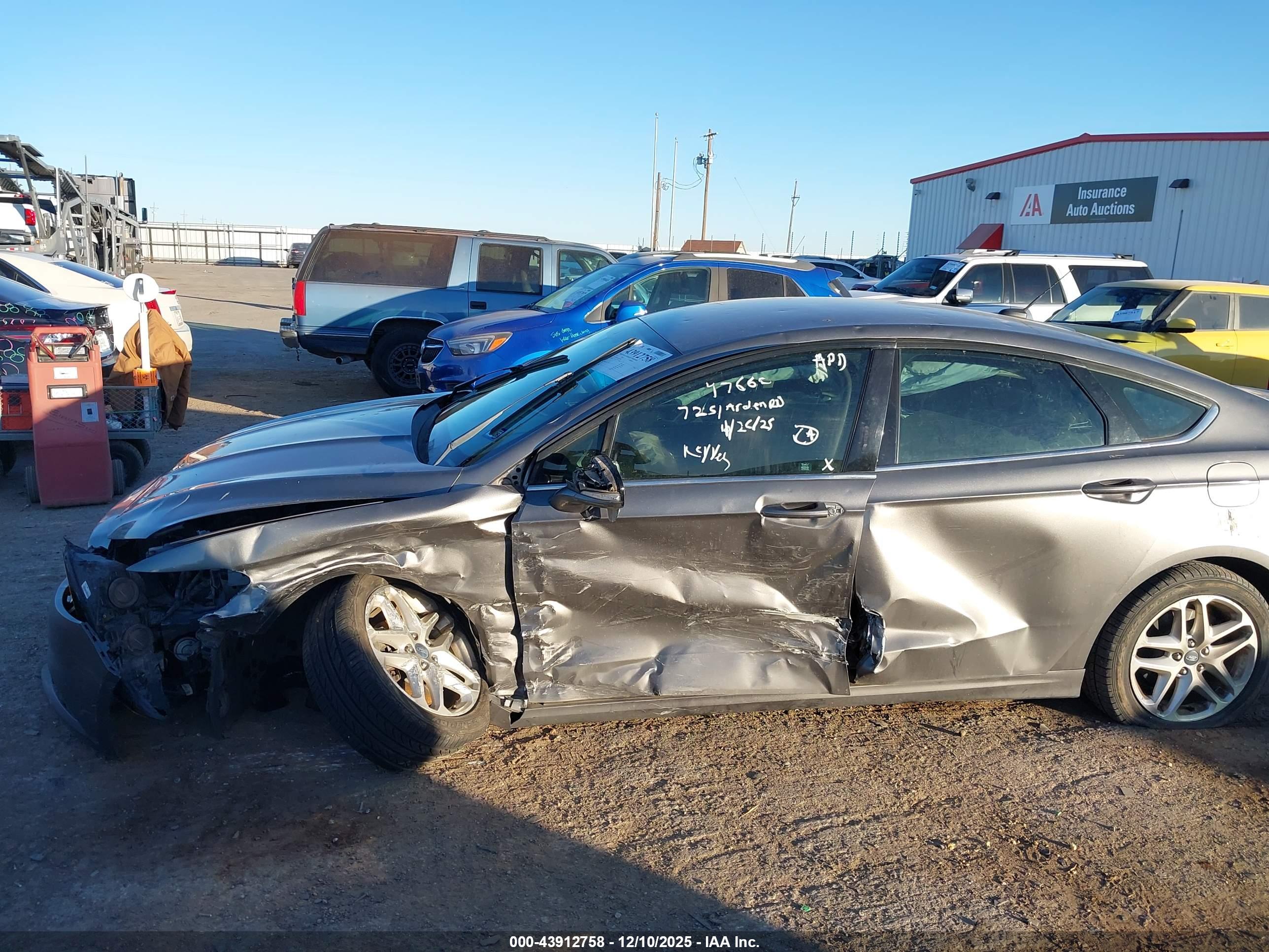 FORD FUSION image 6