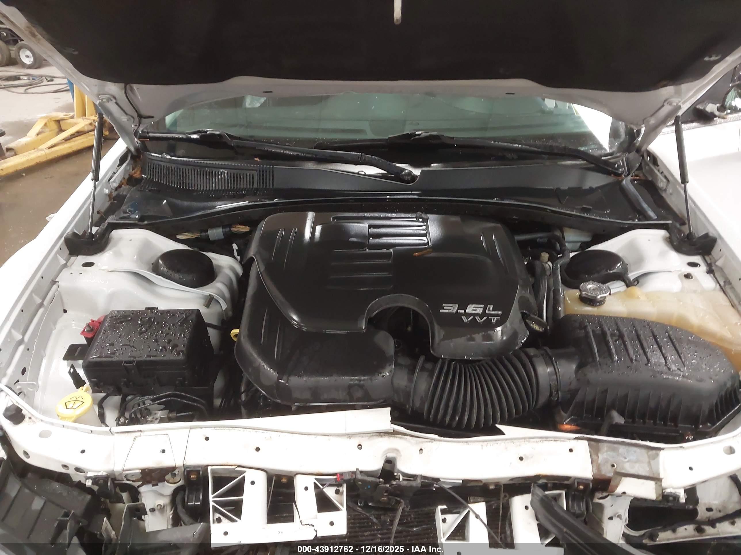 CHRYSLER 300C image 10