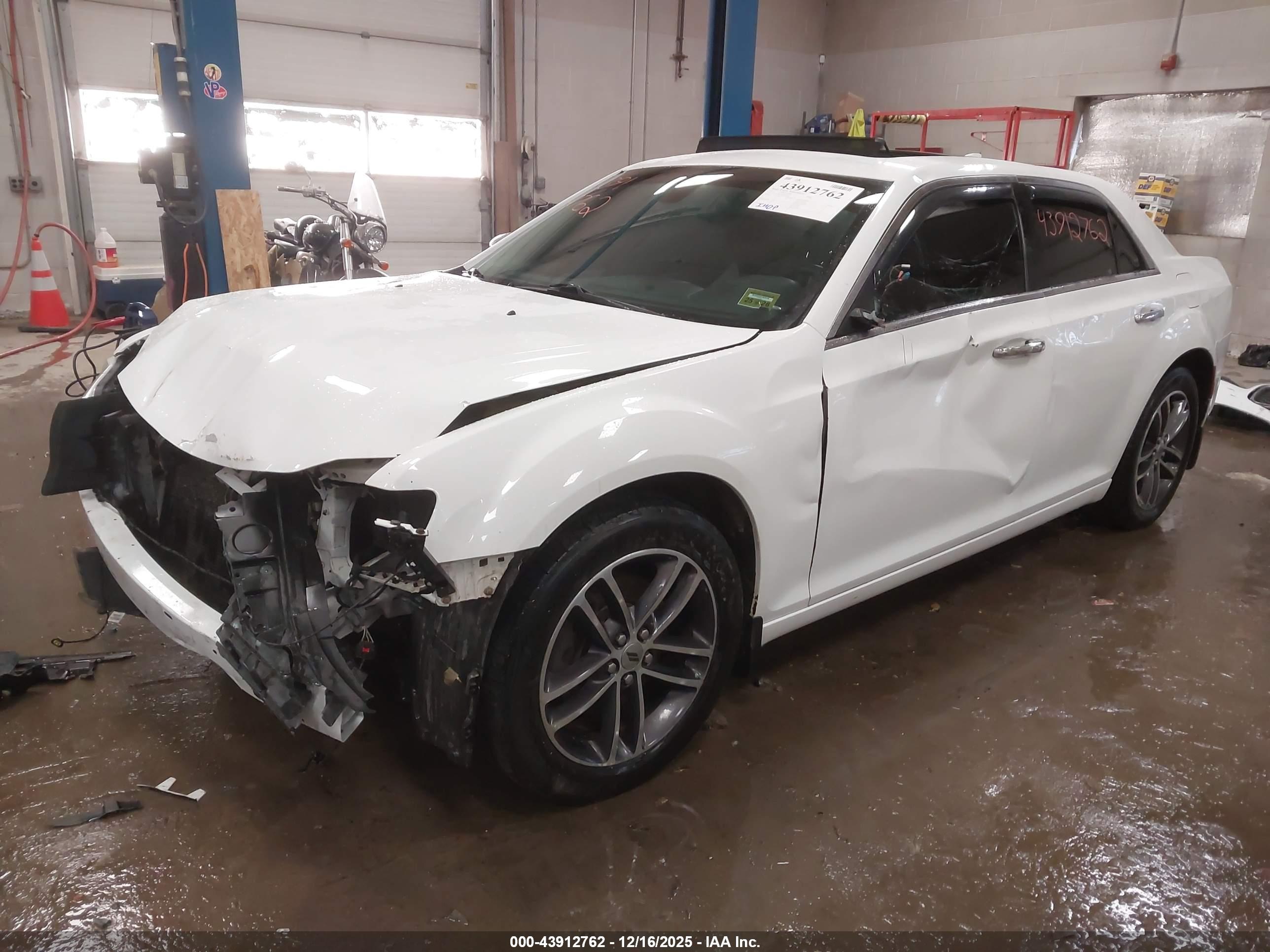CHRYSLER 300C image 2