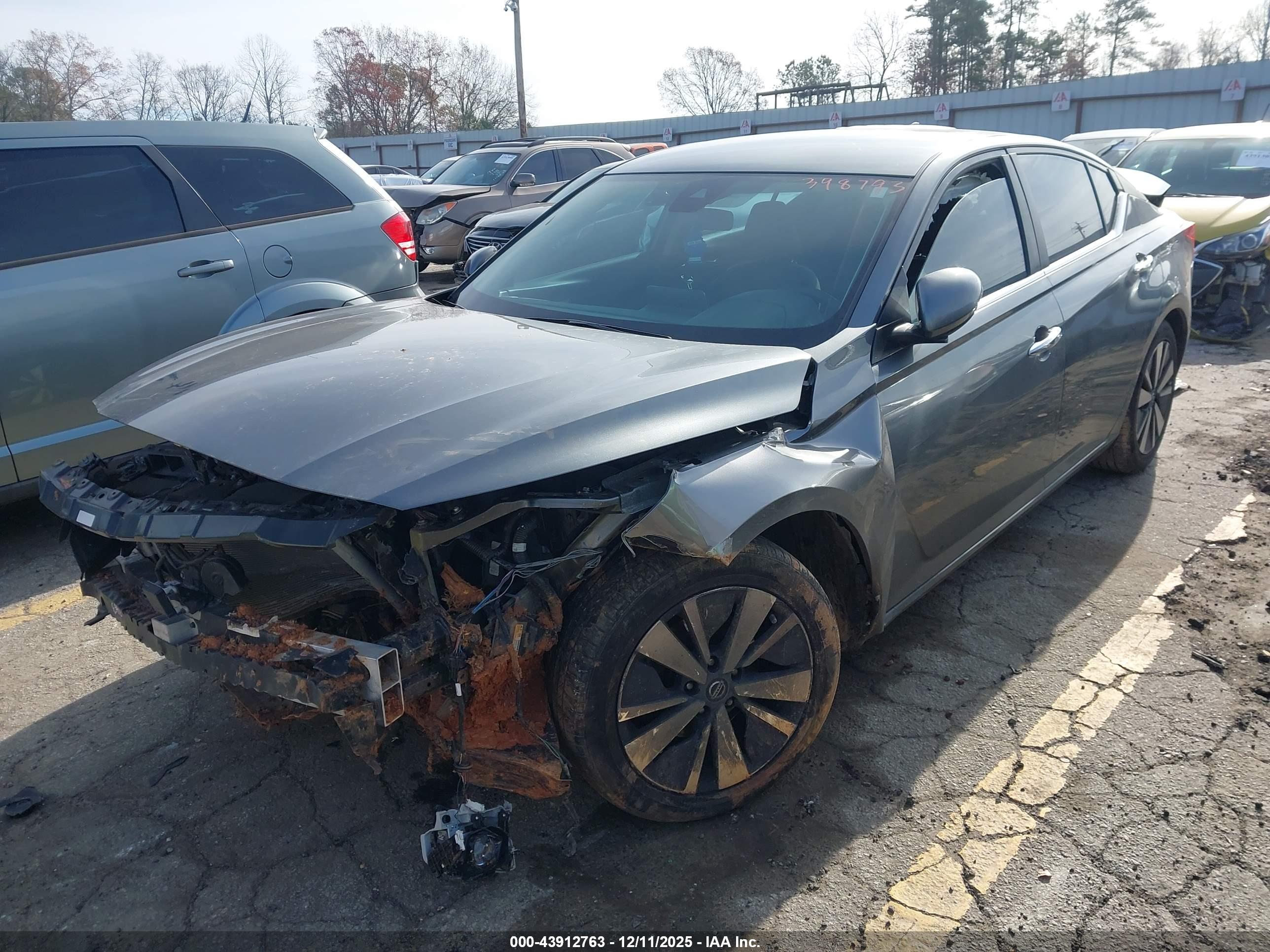 NISSAN ALTIMA image 2