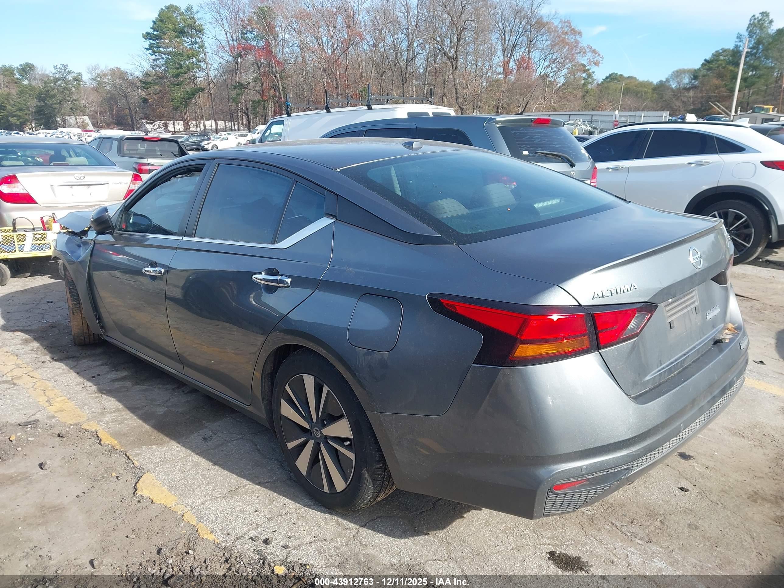 NISSAN ALTIMA image 3