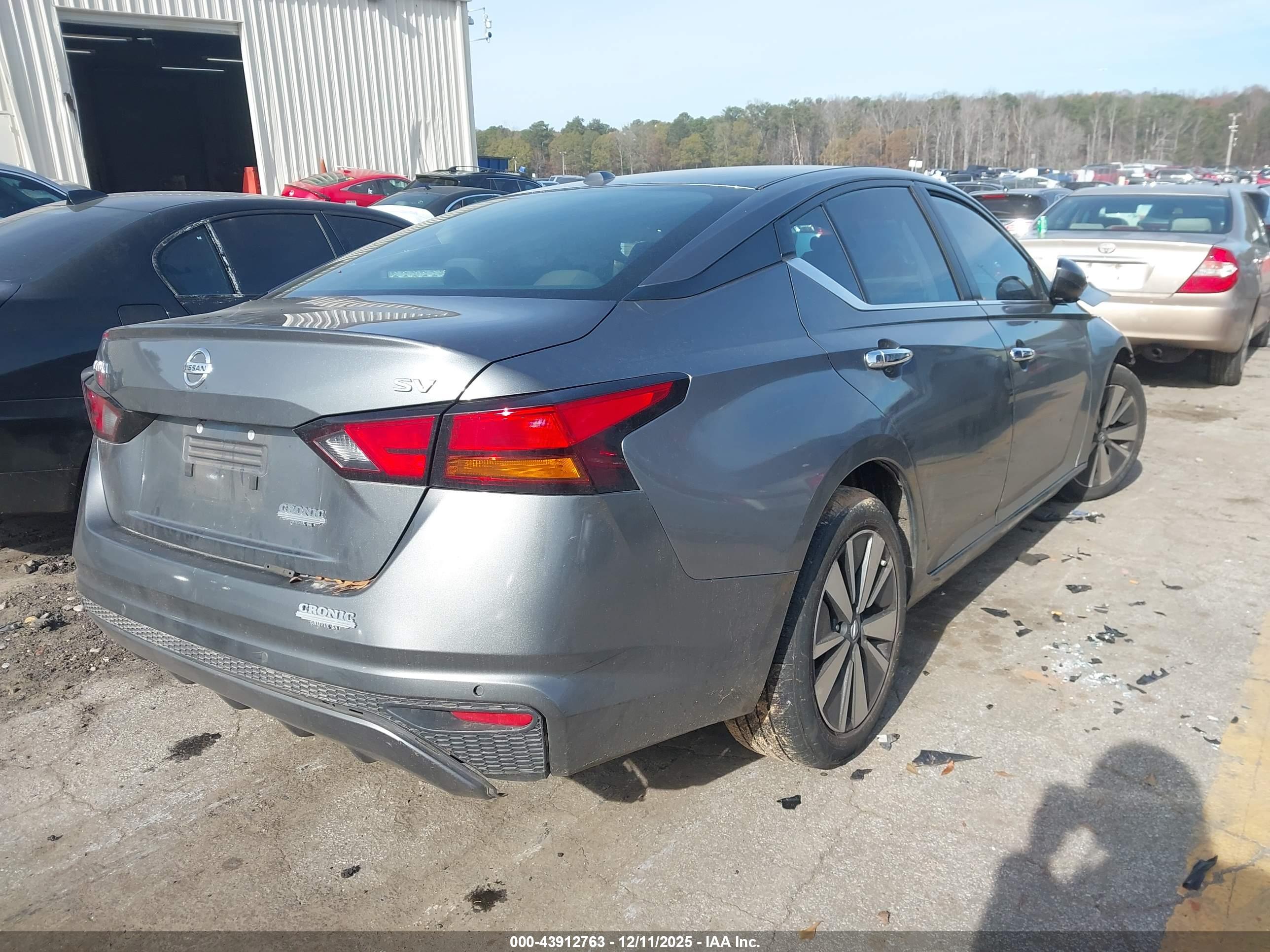 NISSAN ALTIMA image 4
