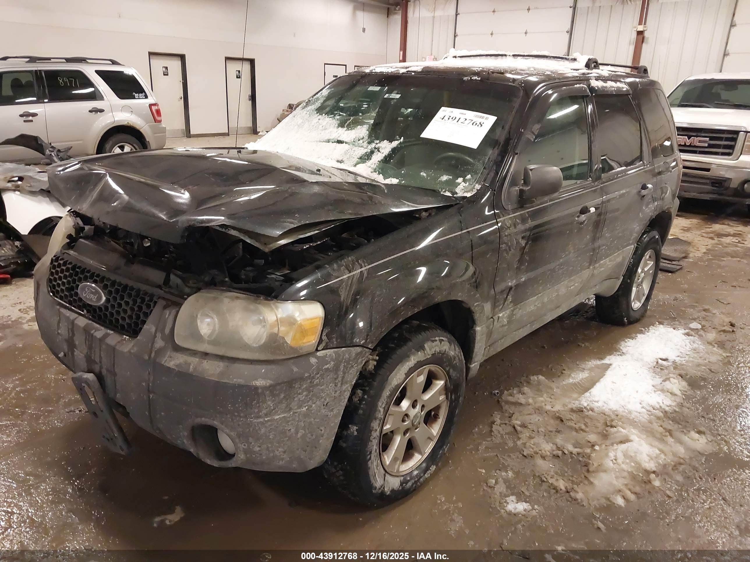 FORD ESCAPE image 2