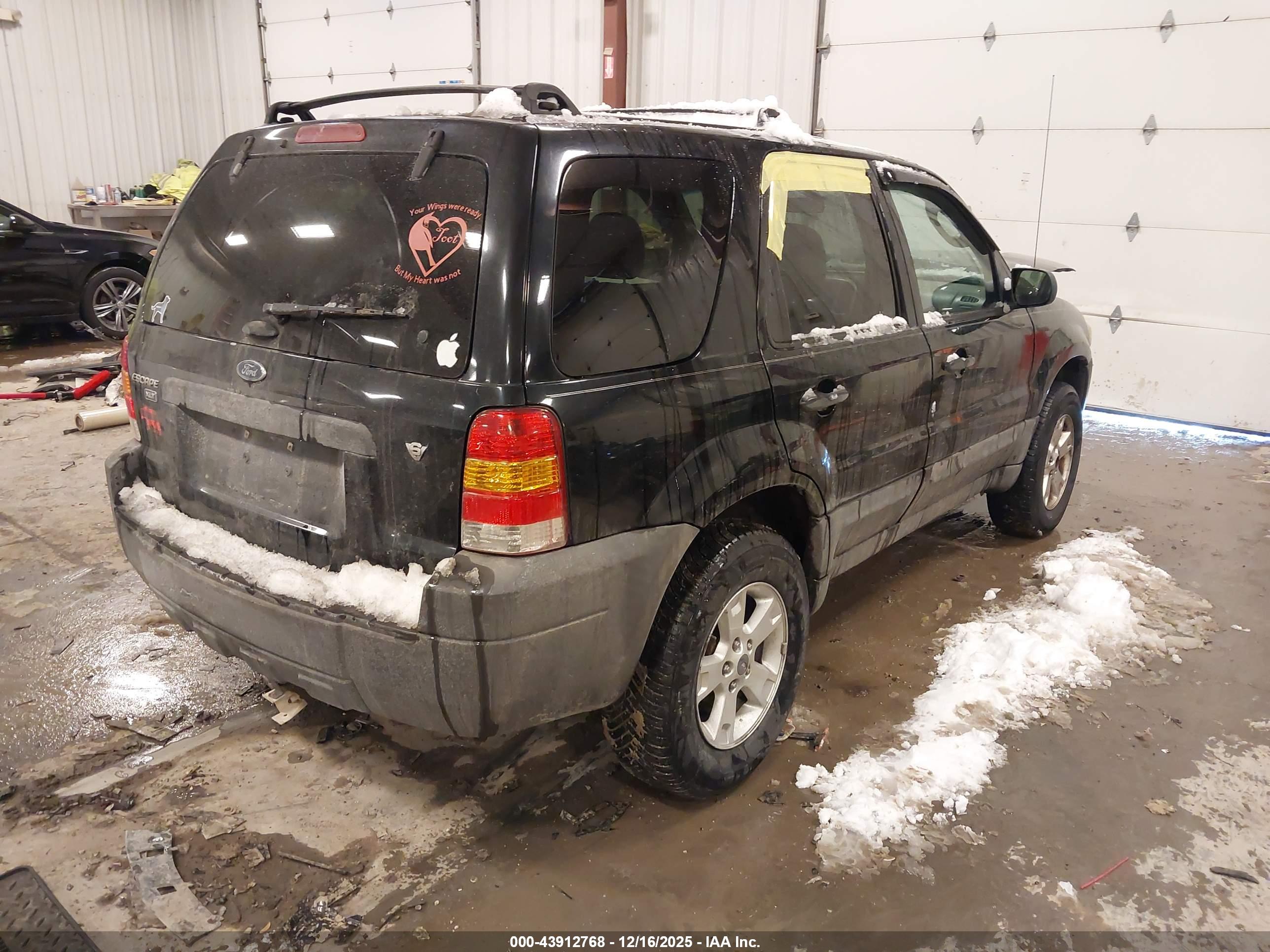 FORD ESCAPE image 4