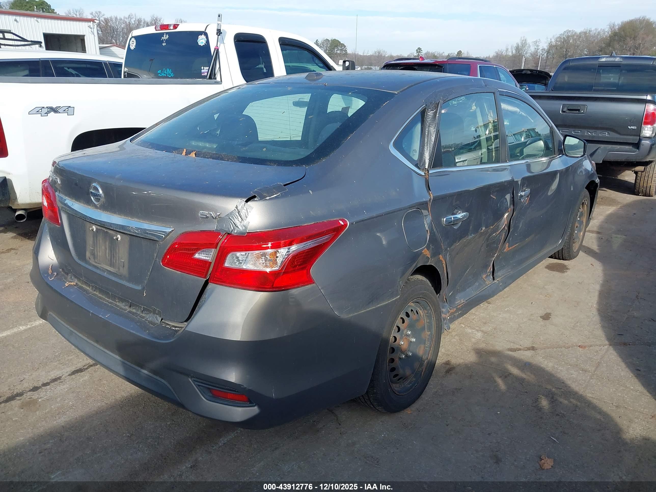 NISSAN SENTRA image 4