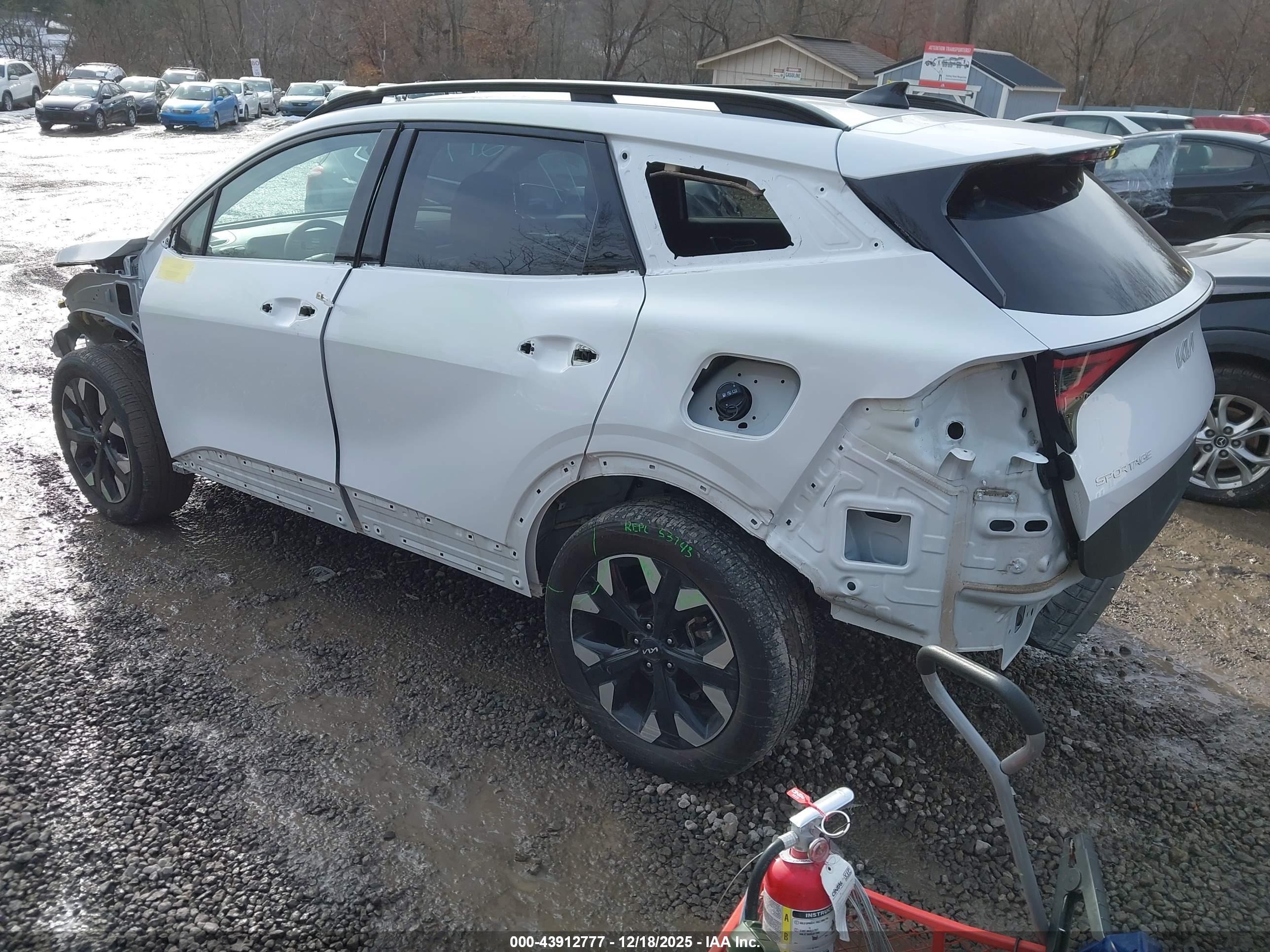 KIA SPORTAGE image 3