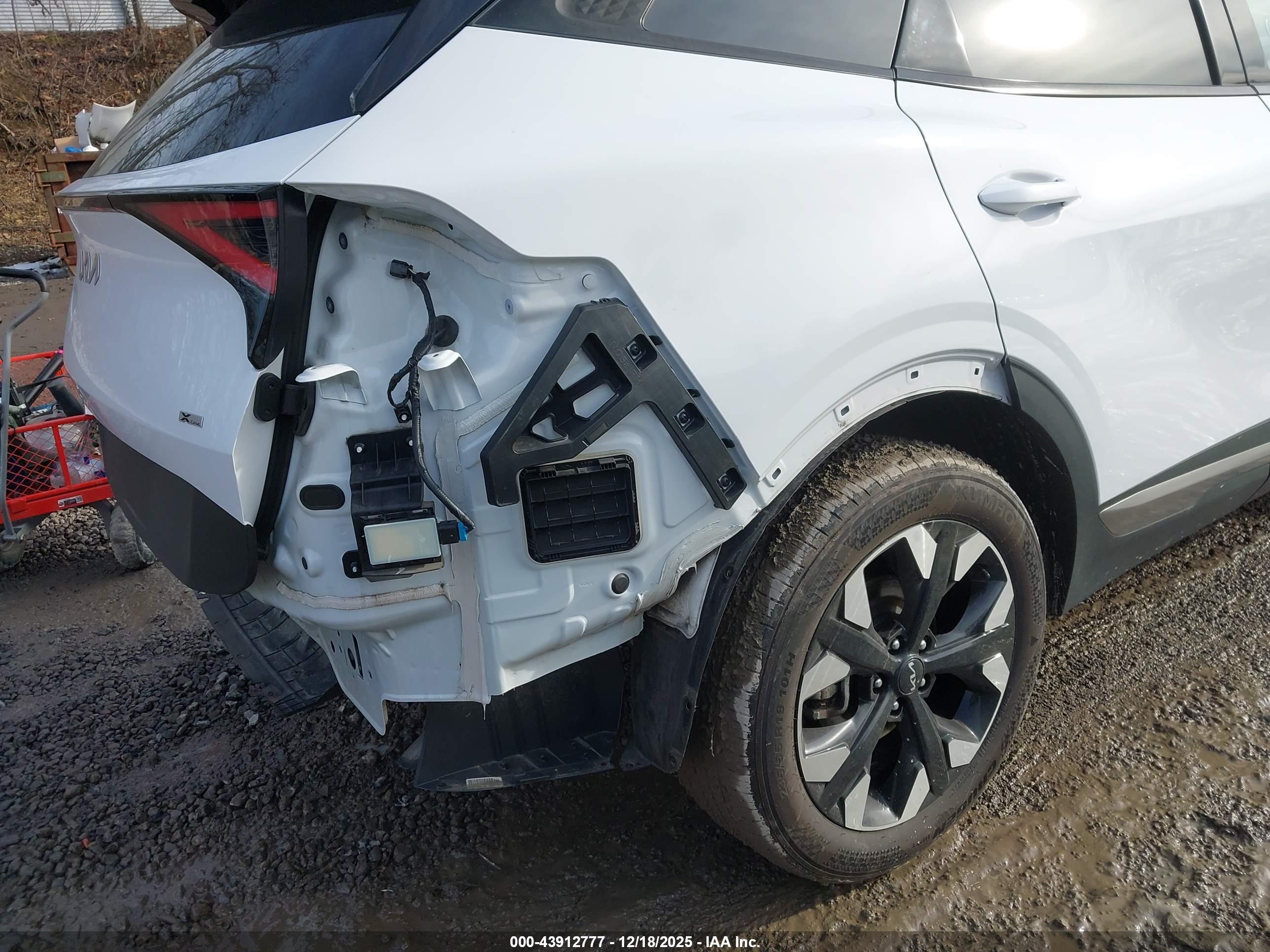 KIA SPORTAGE image 6