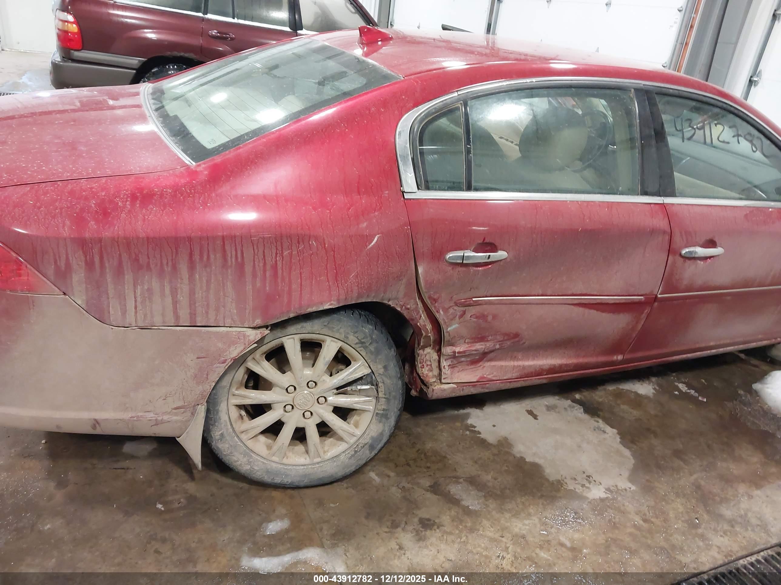 BUICK LUCERNE image 6