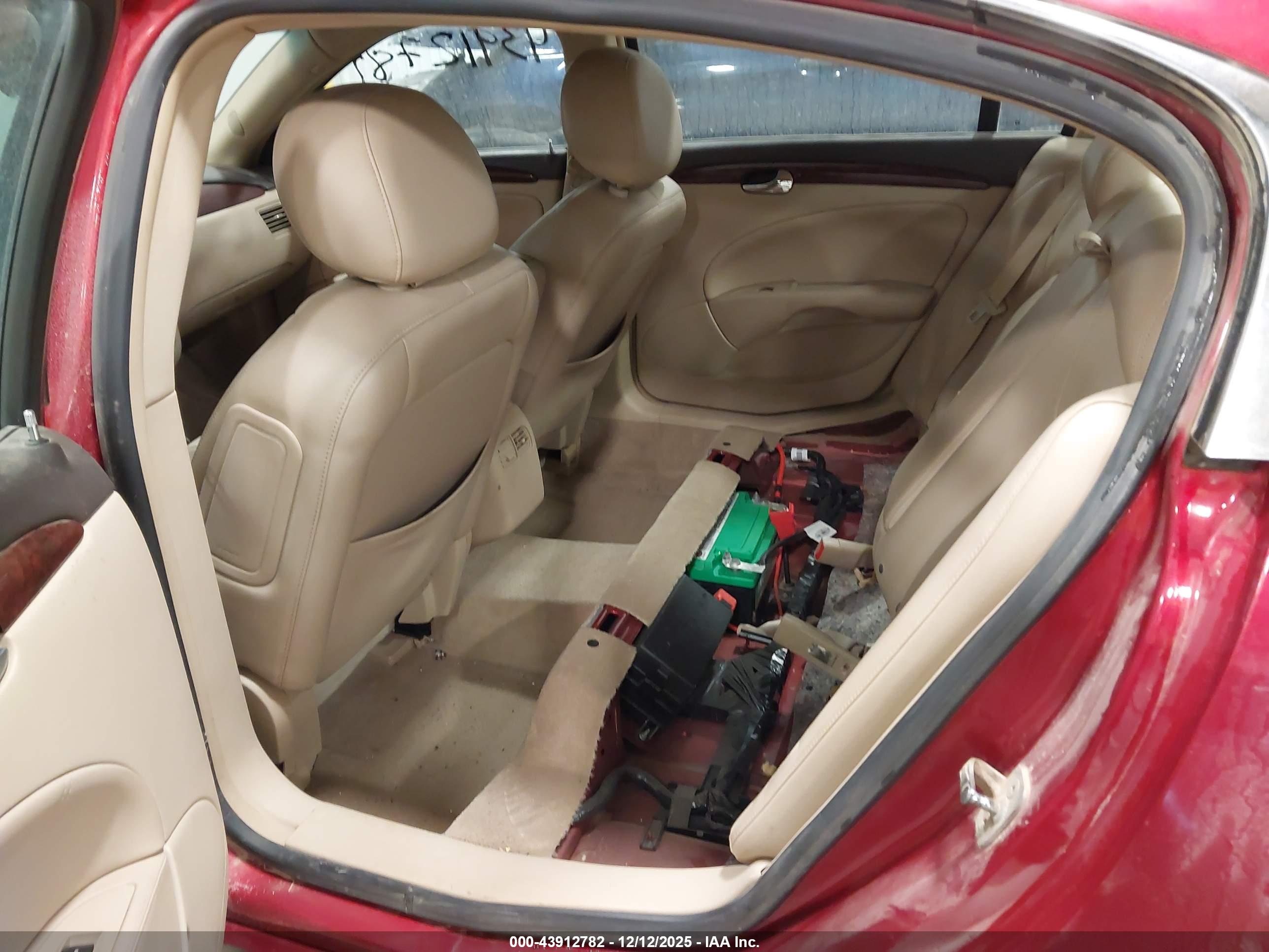 BUICK LUCERNE image 8