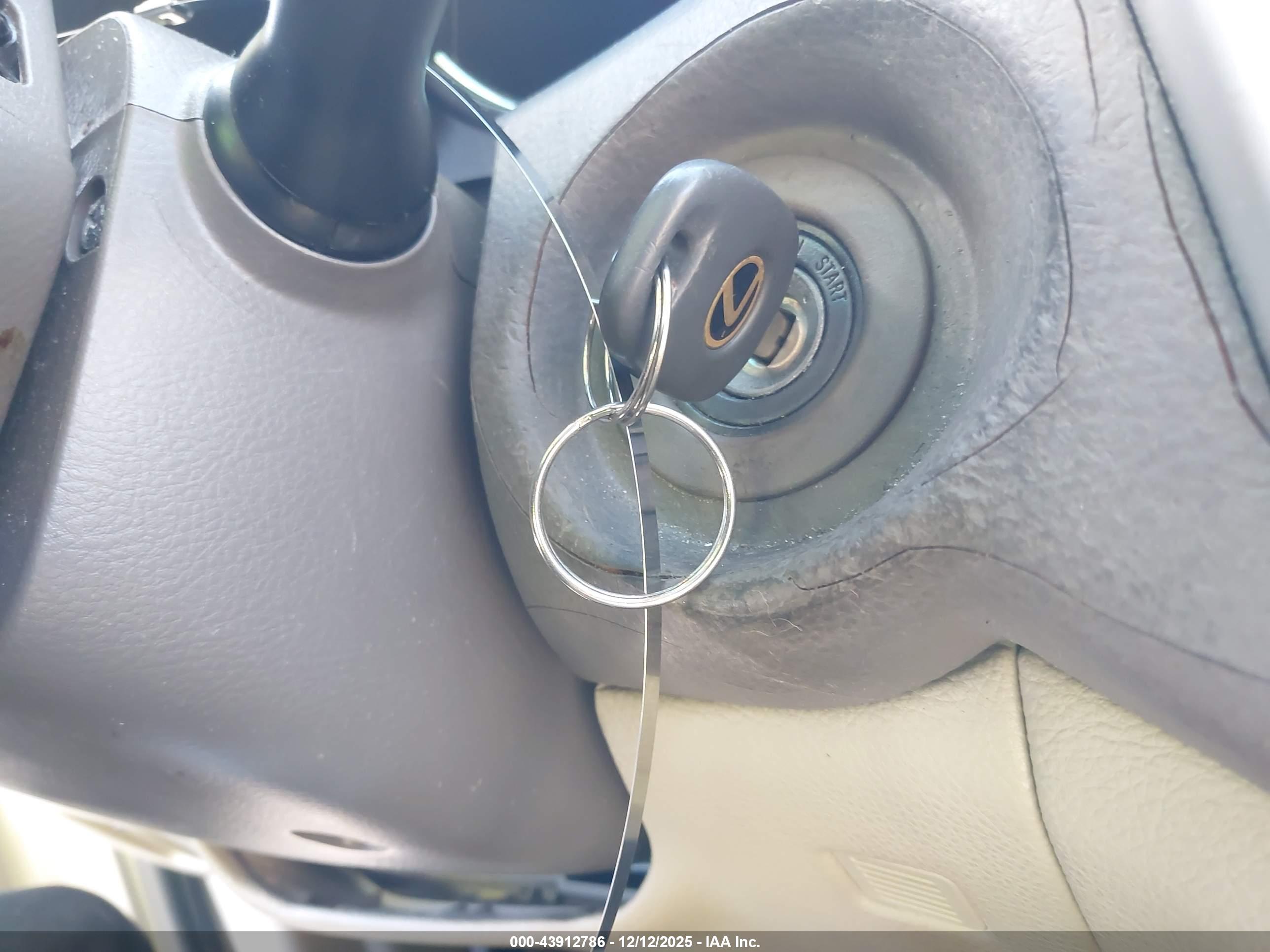 LEXUS RX image 11