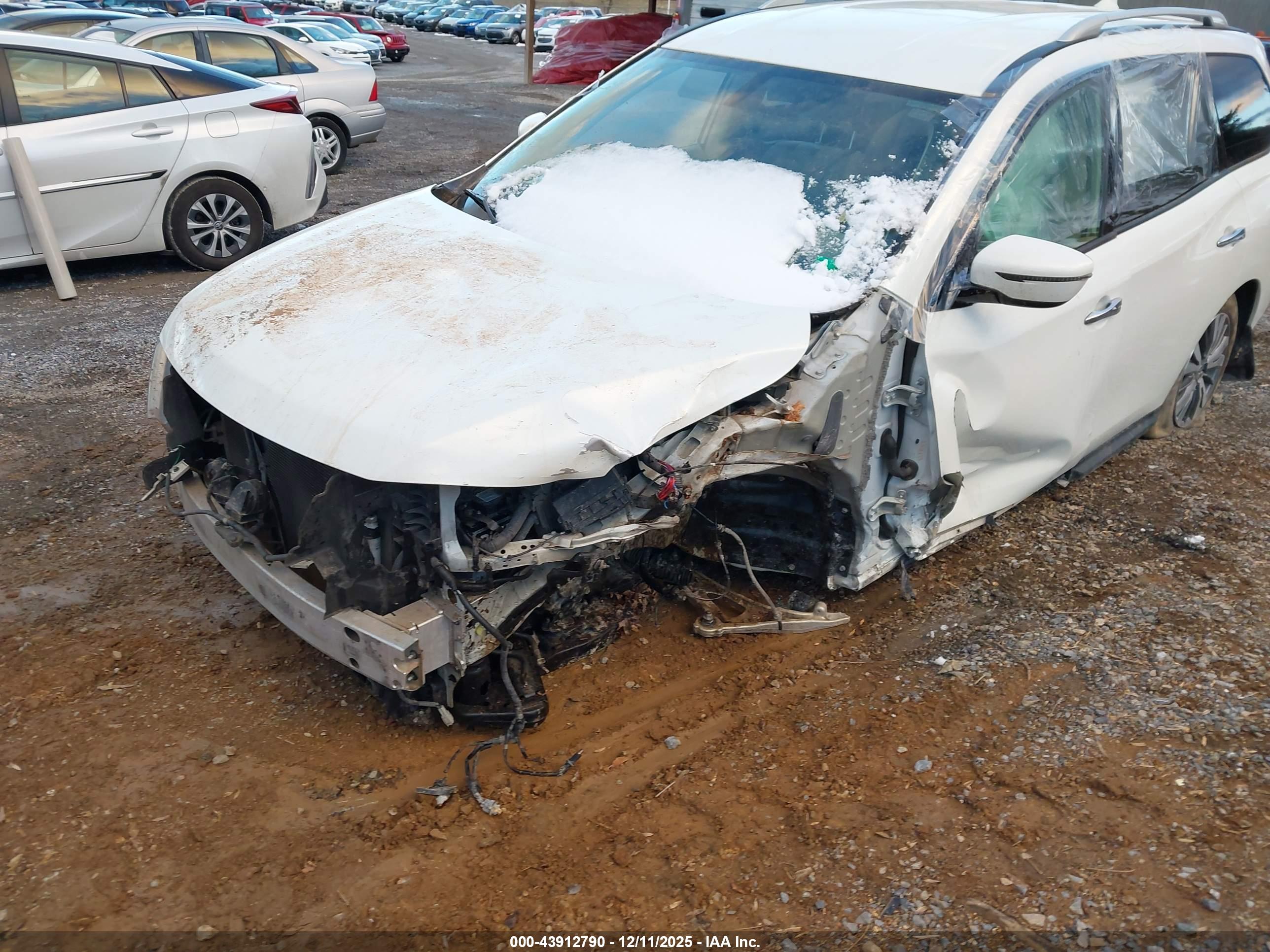 NISSAN PATHFINDER image 6