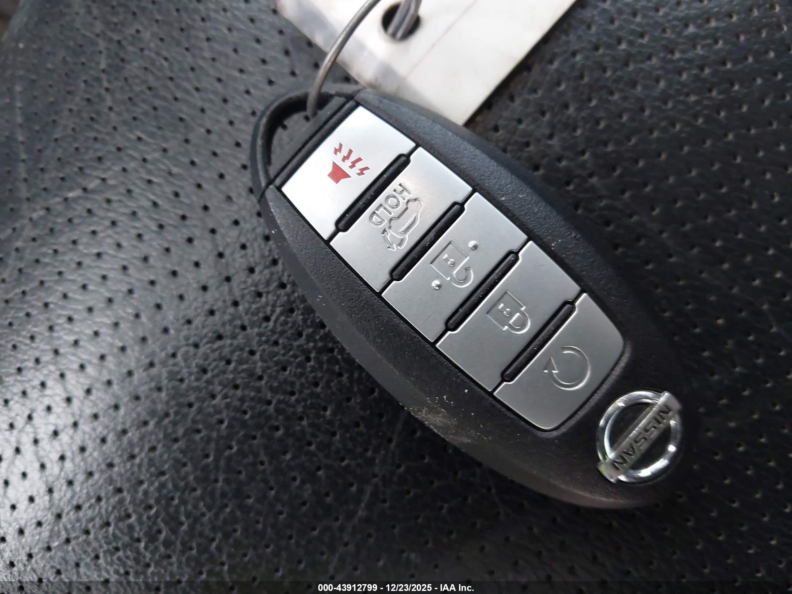 NISSAN MURANO image 11