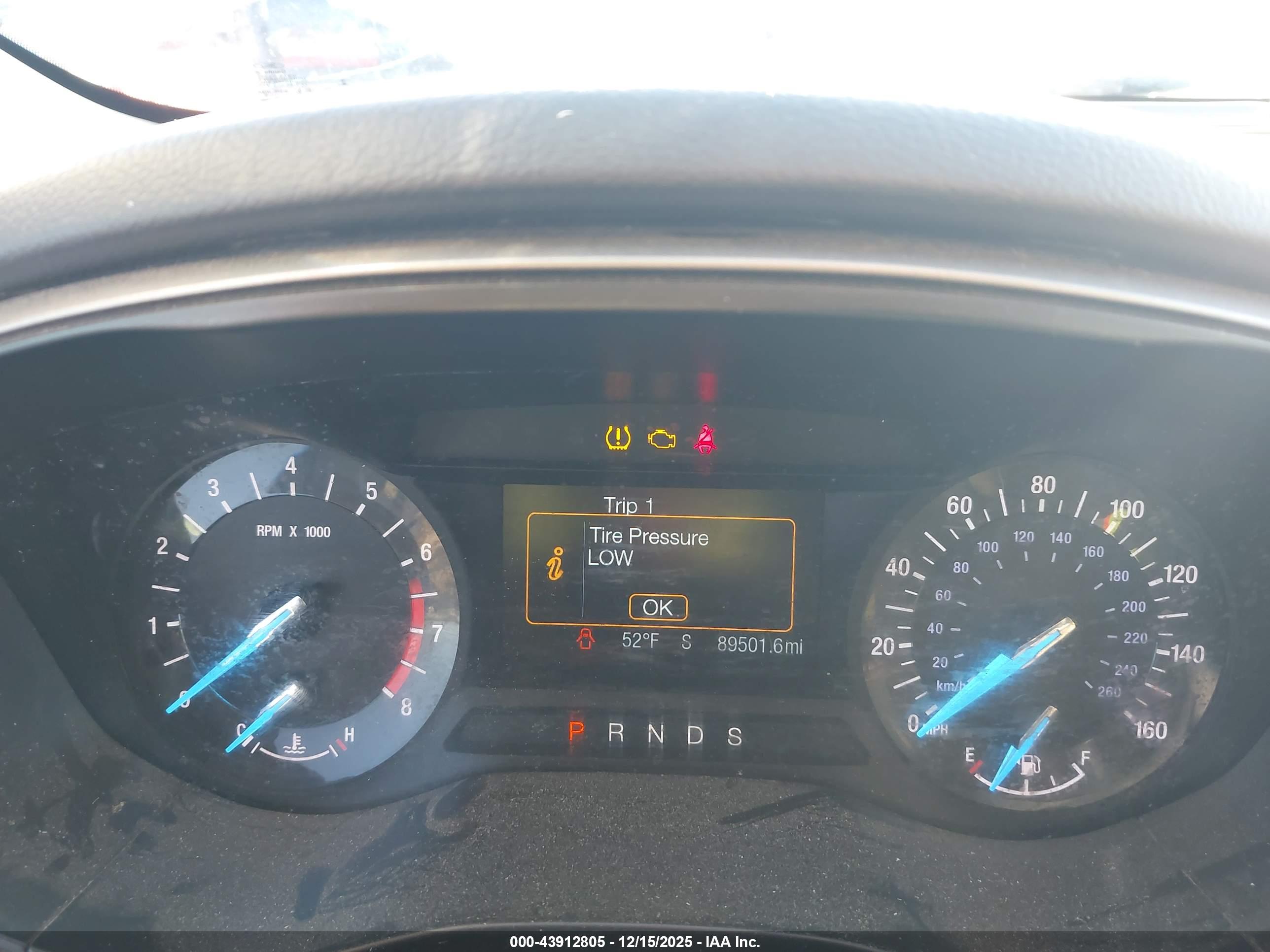 FORD FUSION image 7