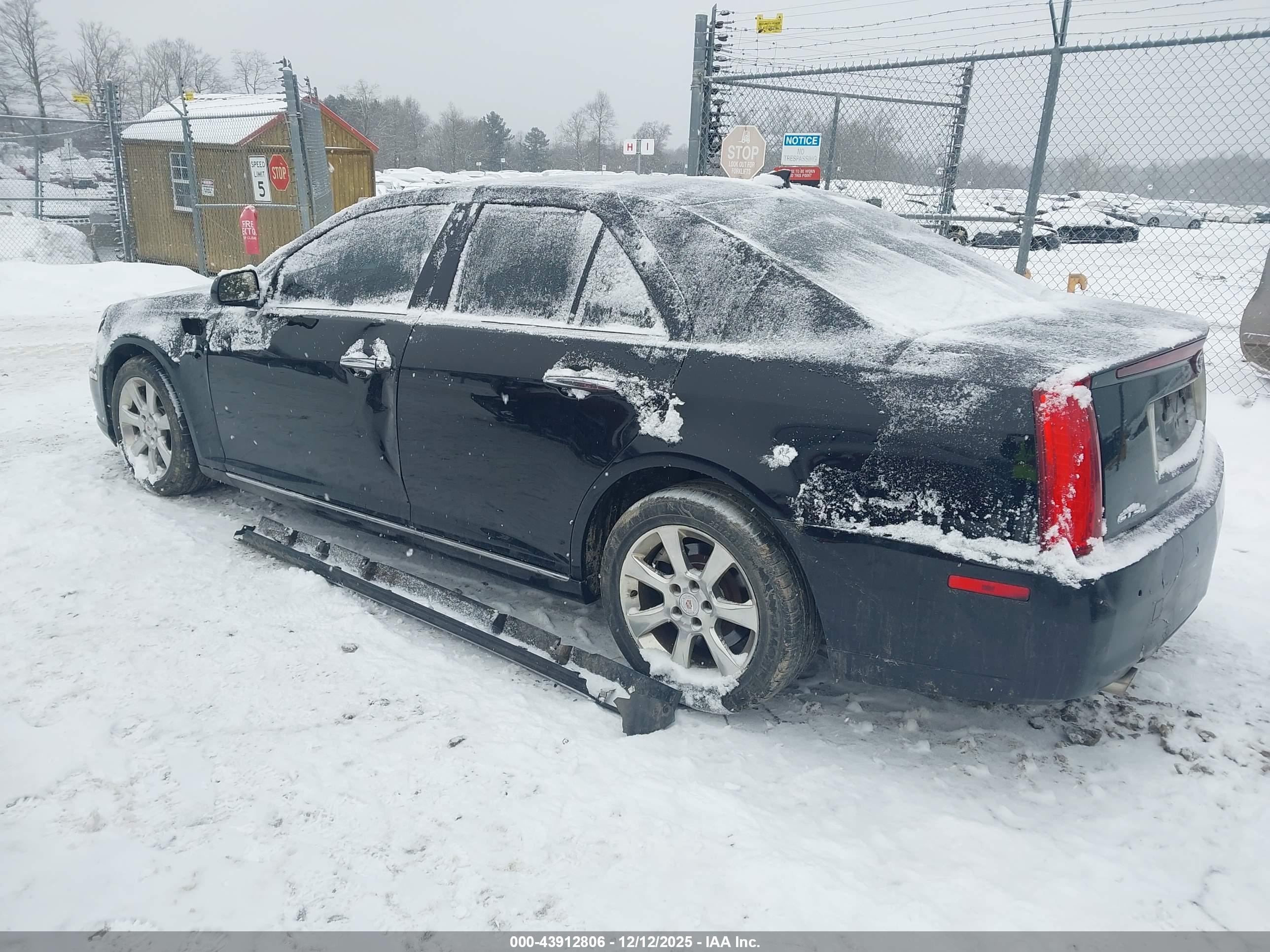 CADILLAC STS image 3