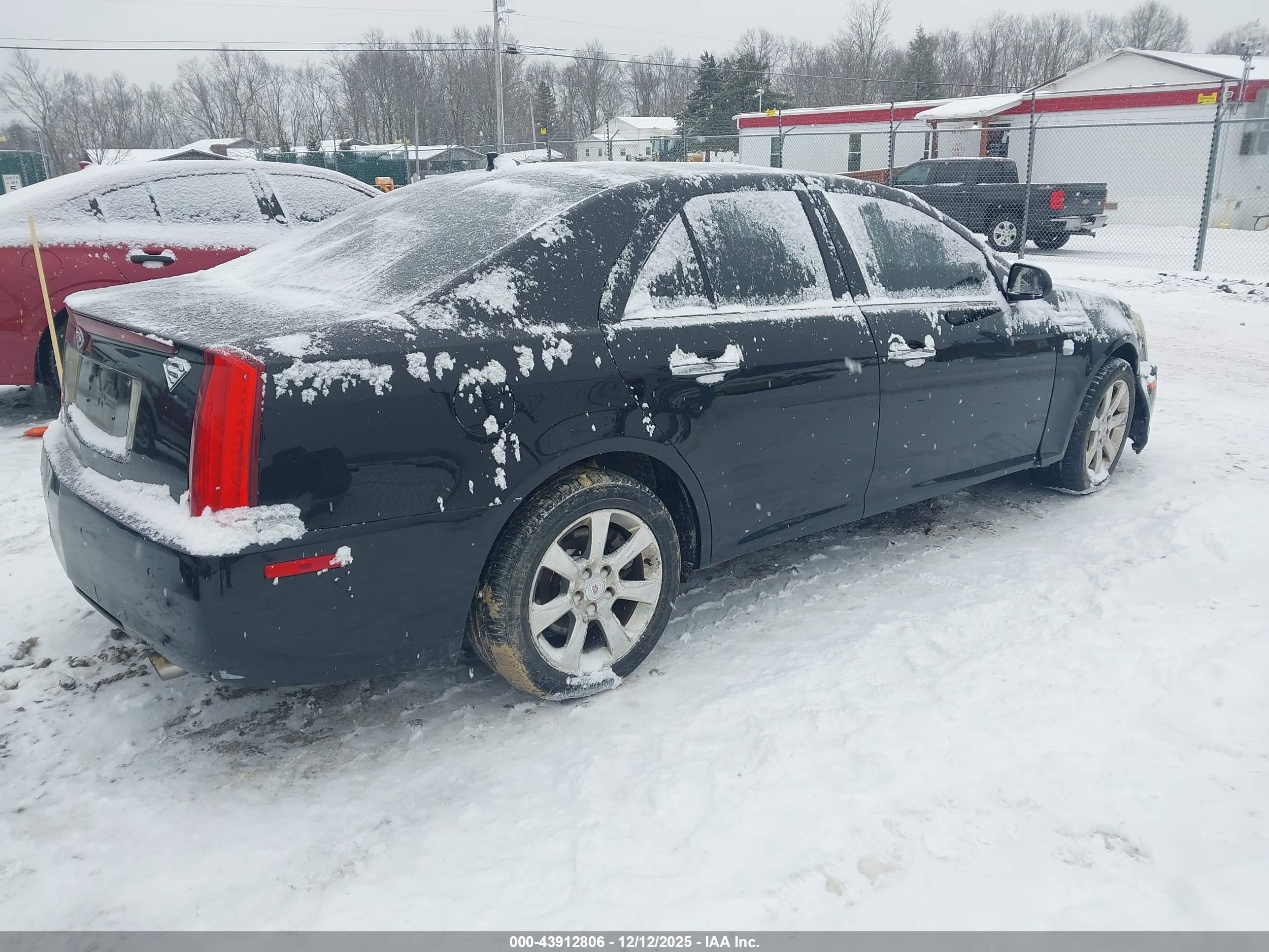 CADILLAC STS image 4