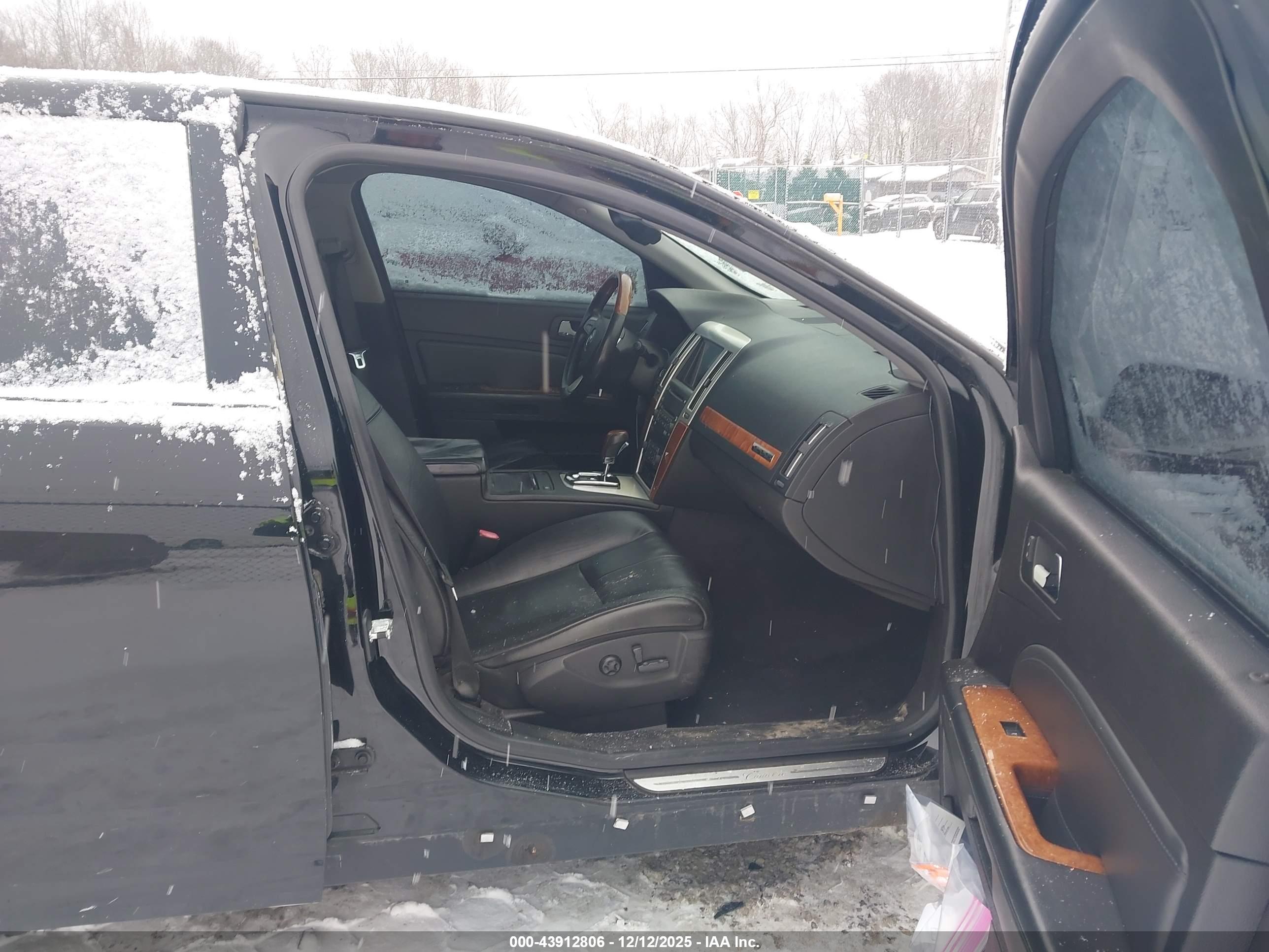 CADILLAC STS image 5