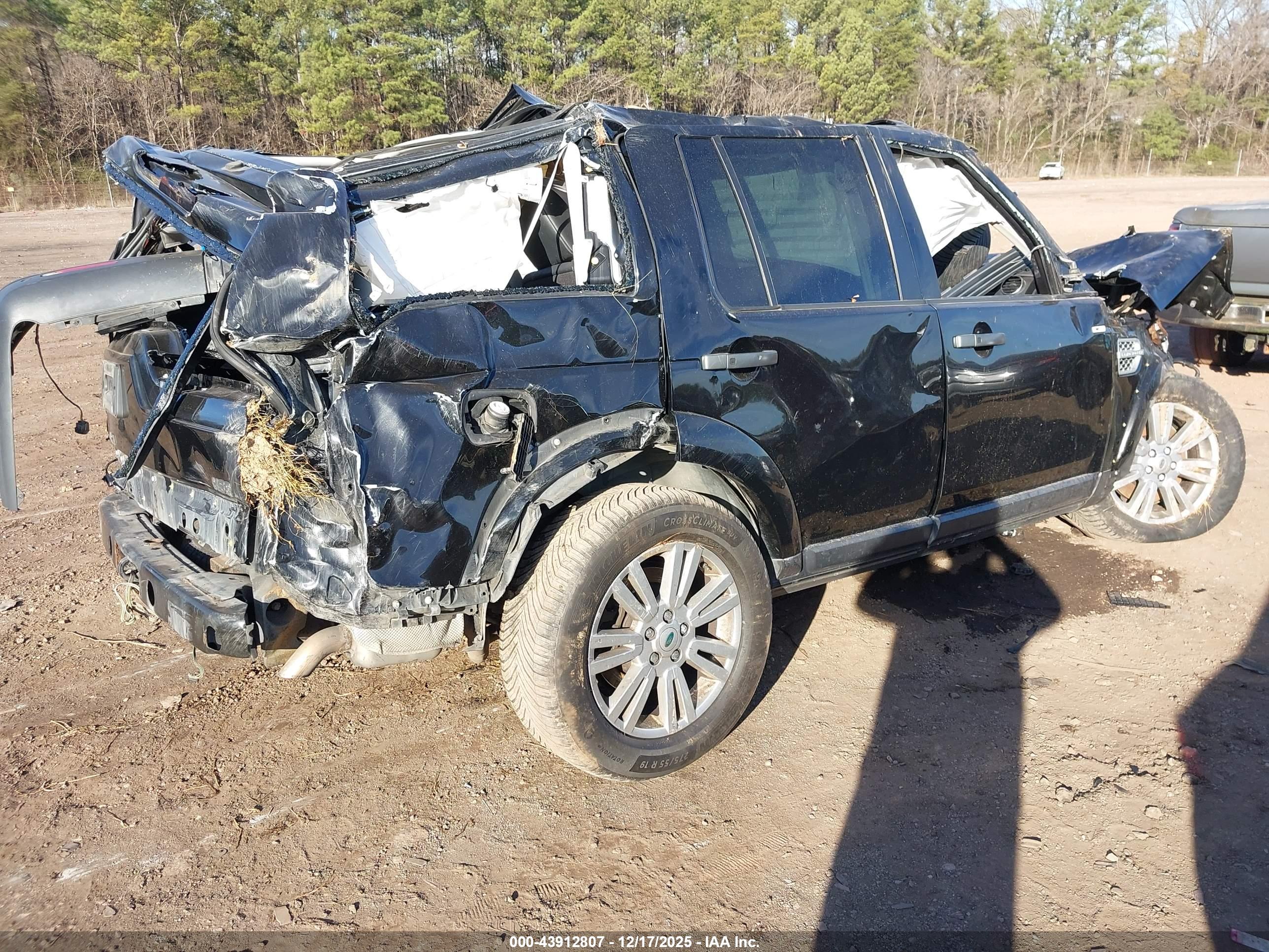 LAND ROVER image 4