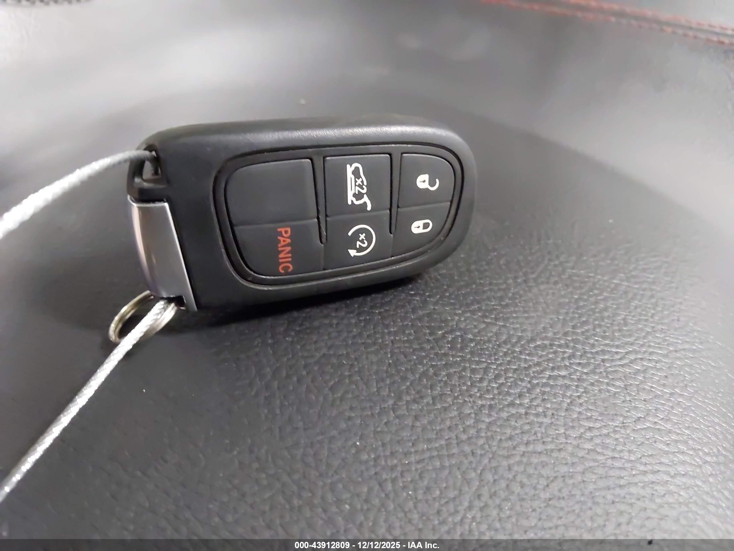 JEEP CHEROKEE image 11