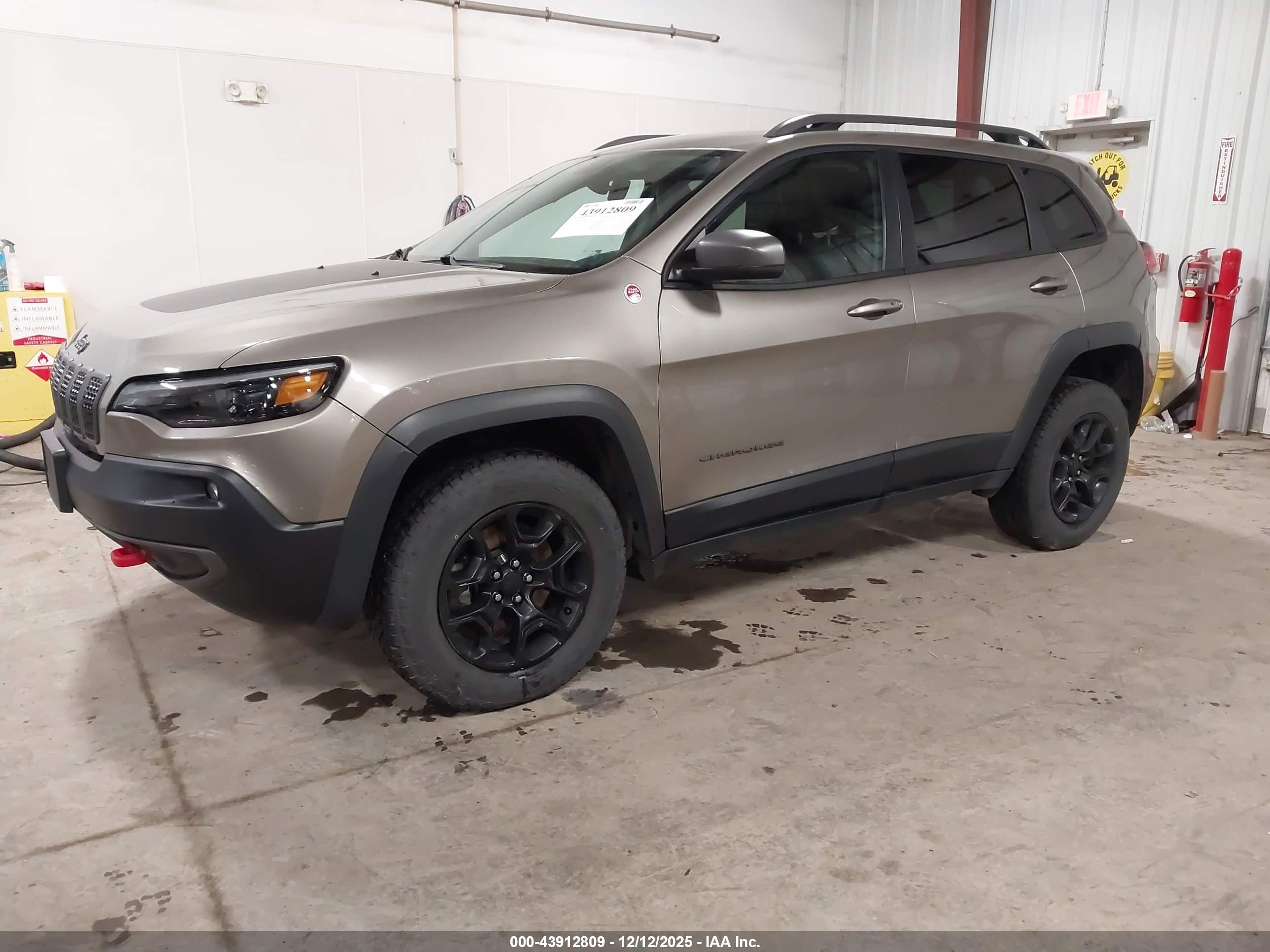 JEEP CHEROKEE image 2