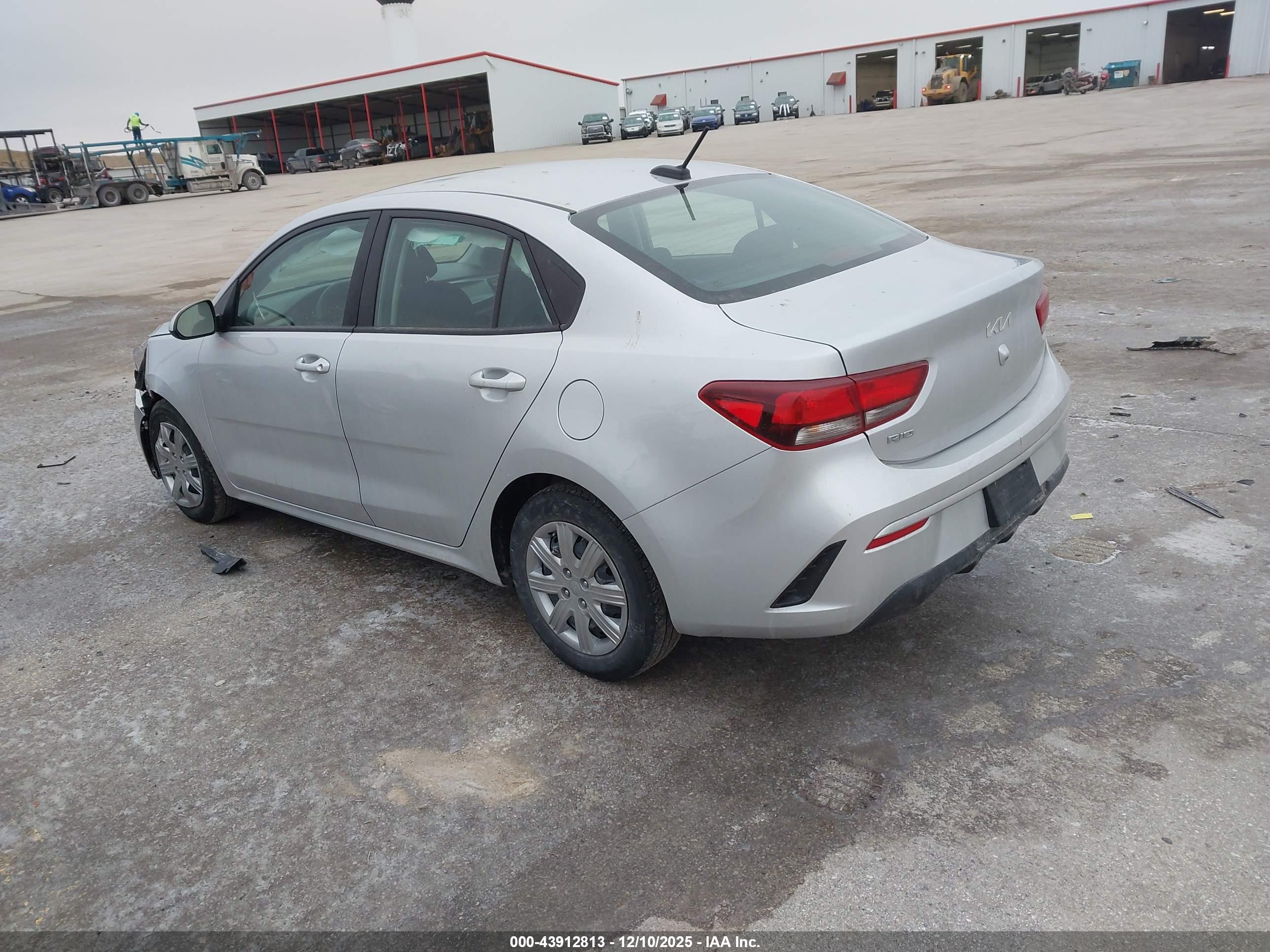 KIA RIO image 3