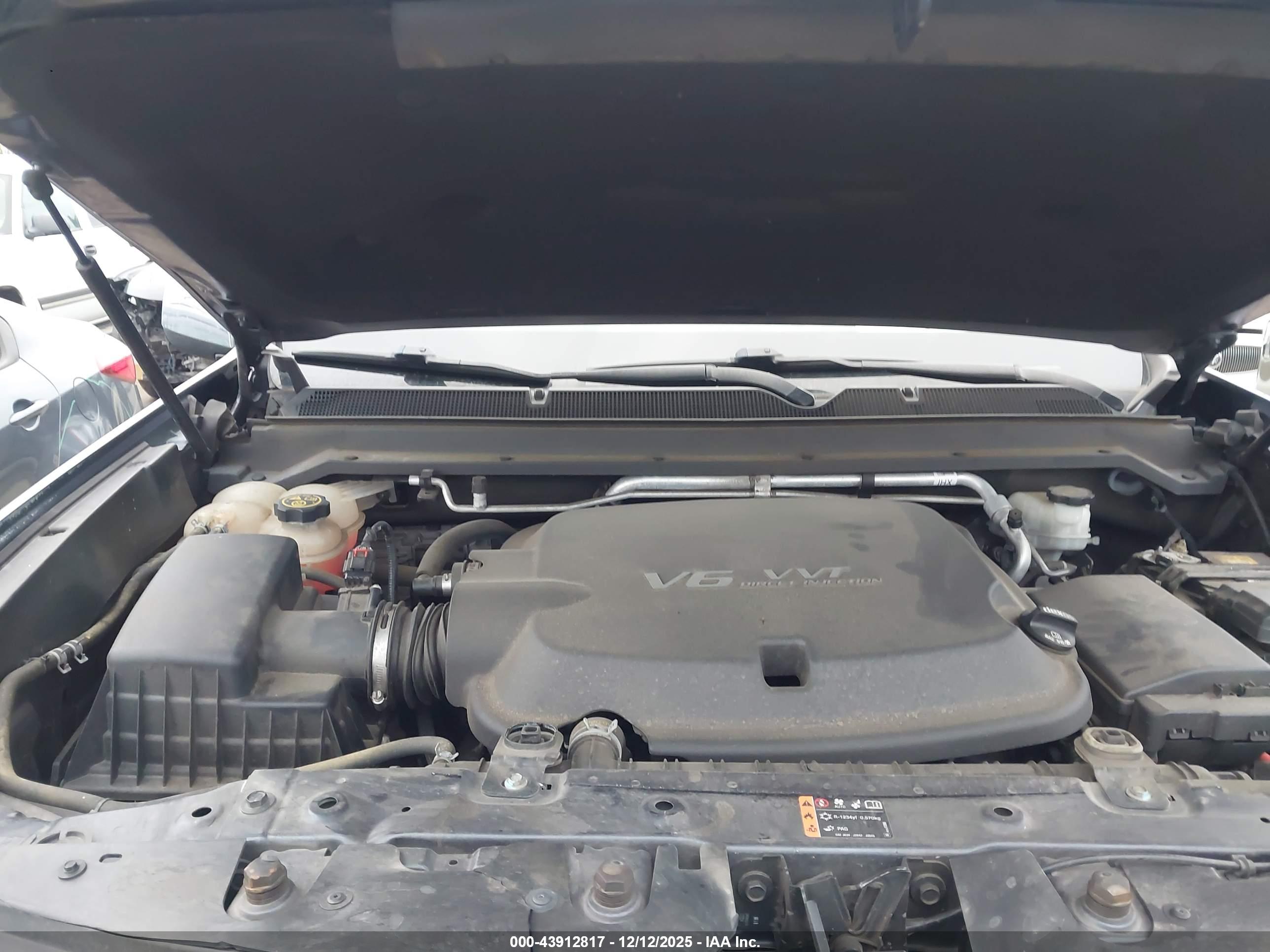 CHEVROLET COLORADO image 10