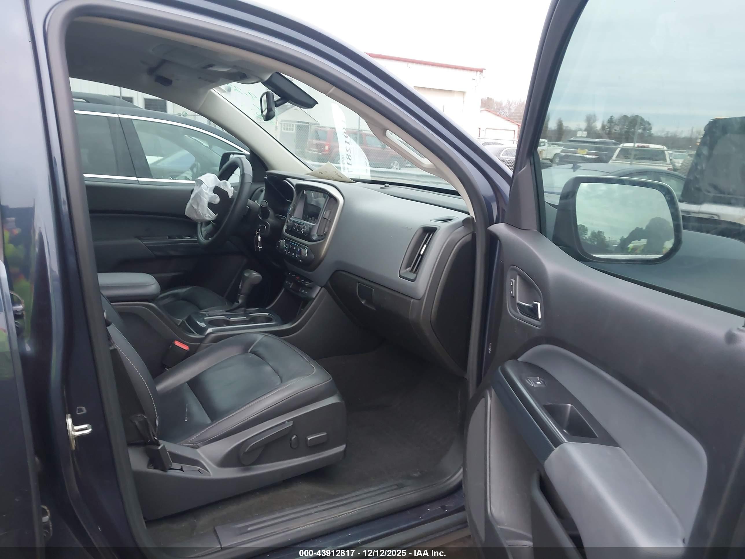 CHEVROLET COLORADO image 5