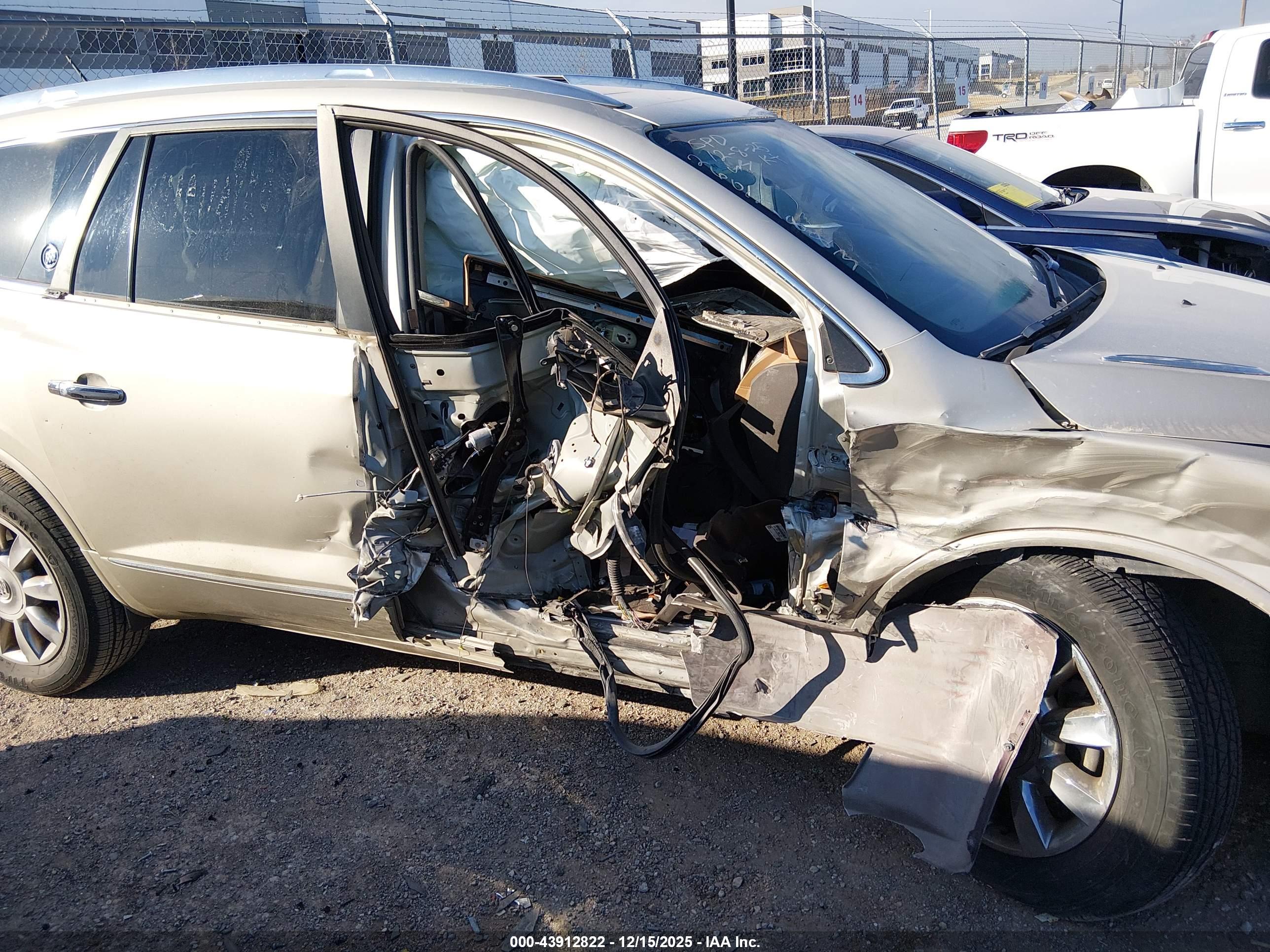 BUICK ENCLAVE image 6