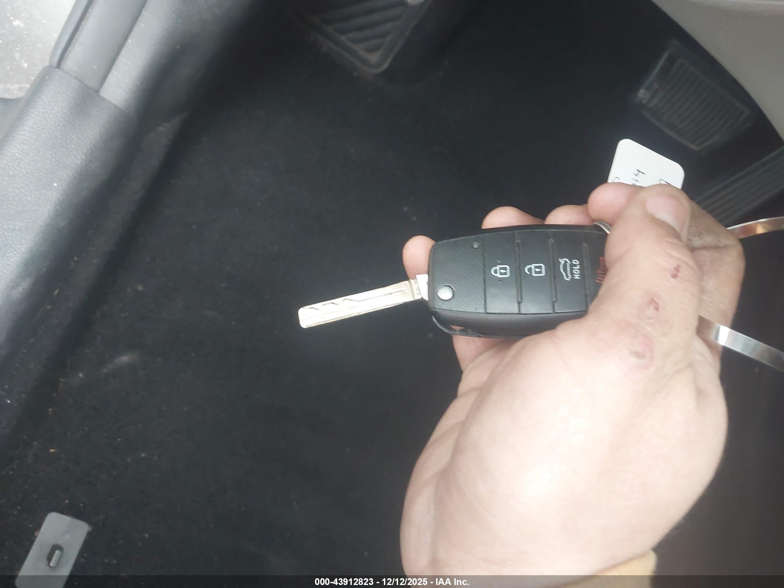 KIA OPTIMA image 11