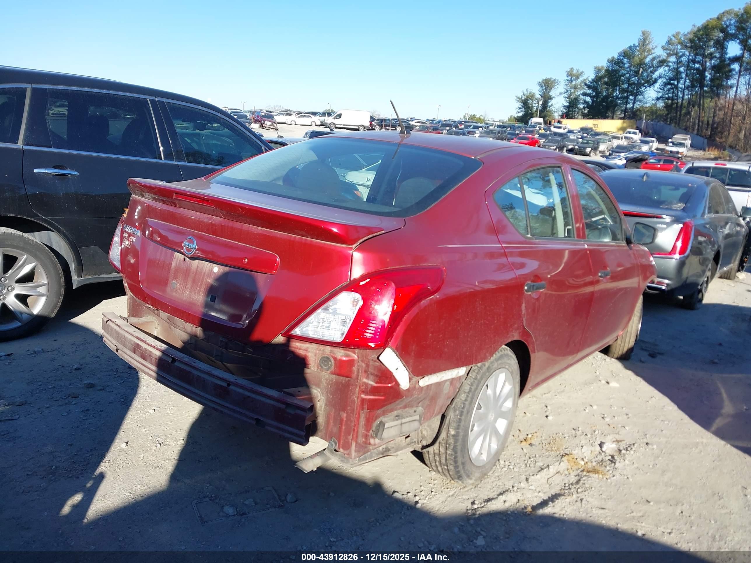 NISSAN VERSA image 4