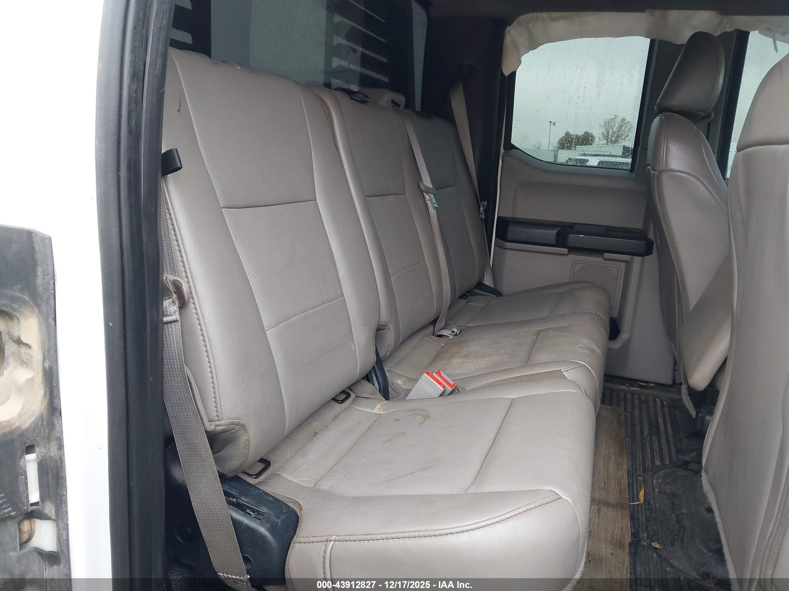 FORD F350 image 8