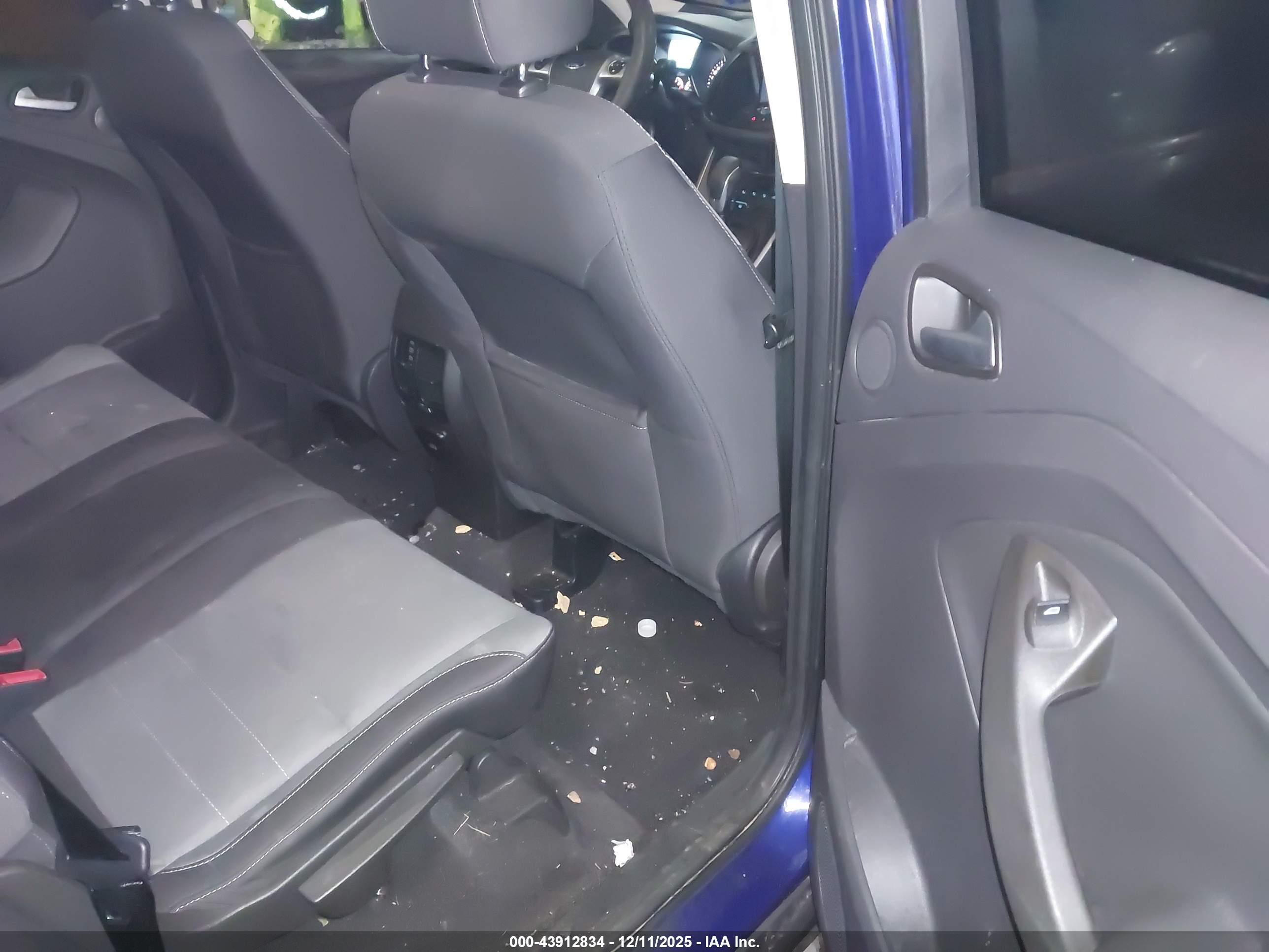FORD ESCAPE image 8