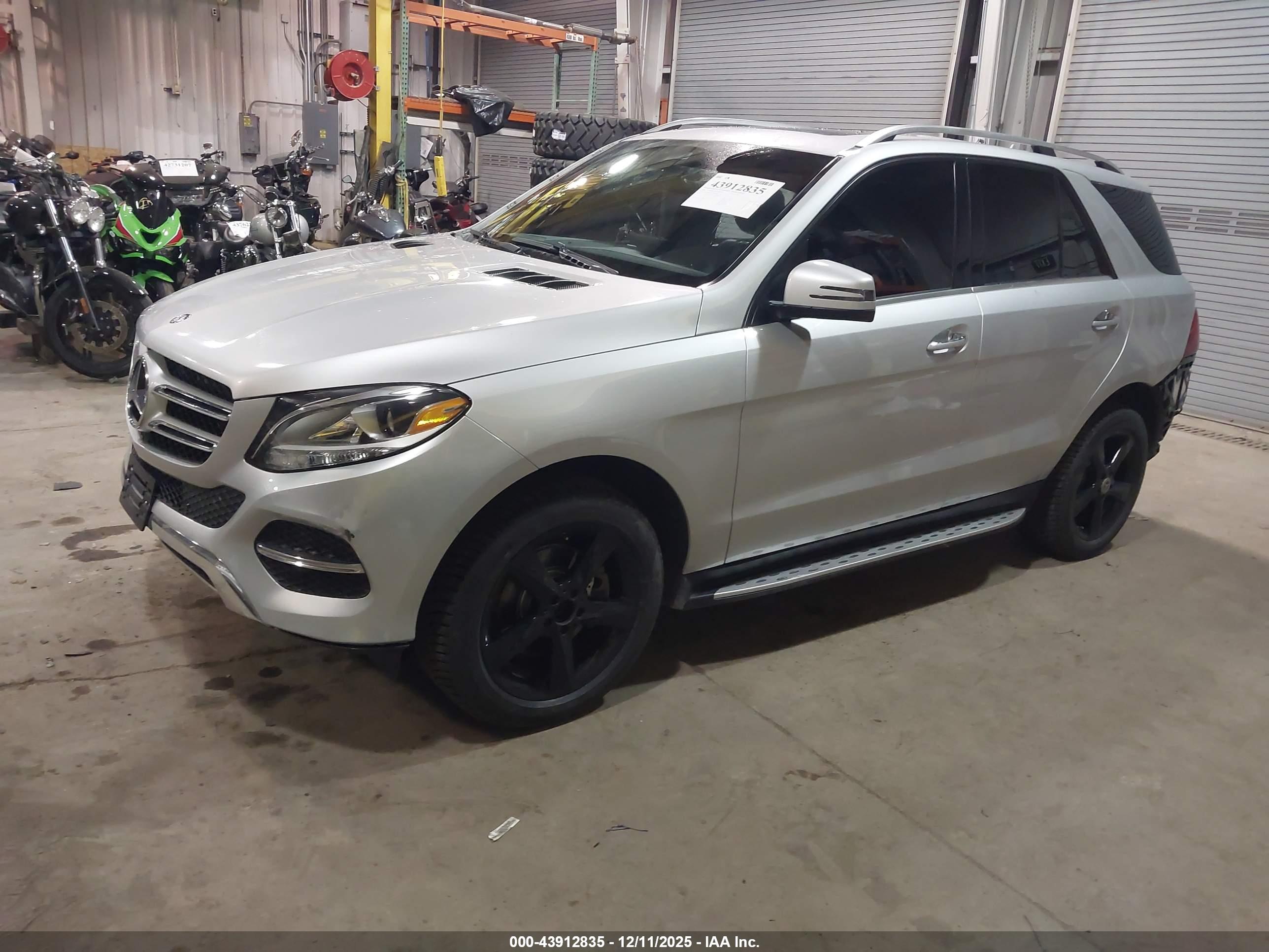 MERCEDES-BENZ GLE image 2