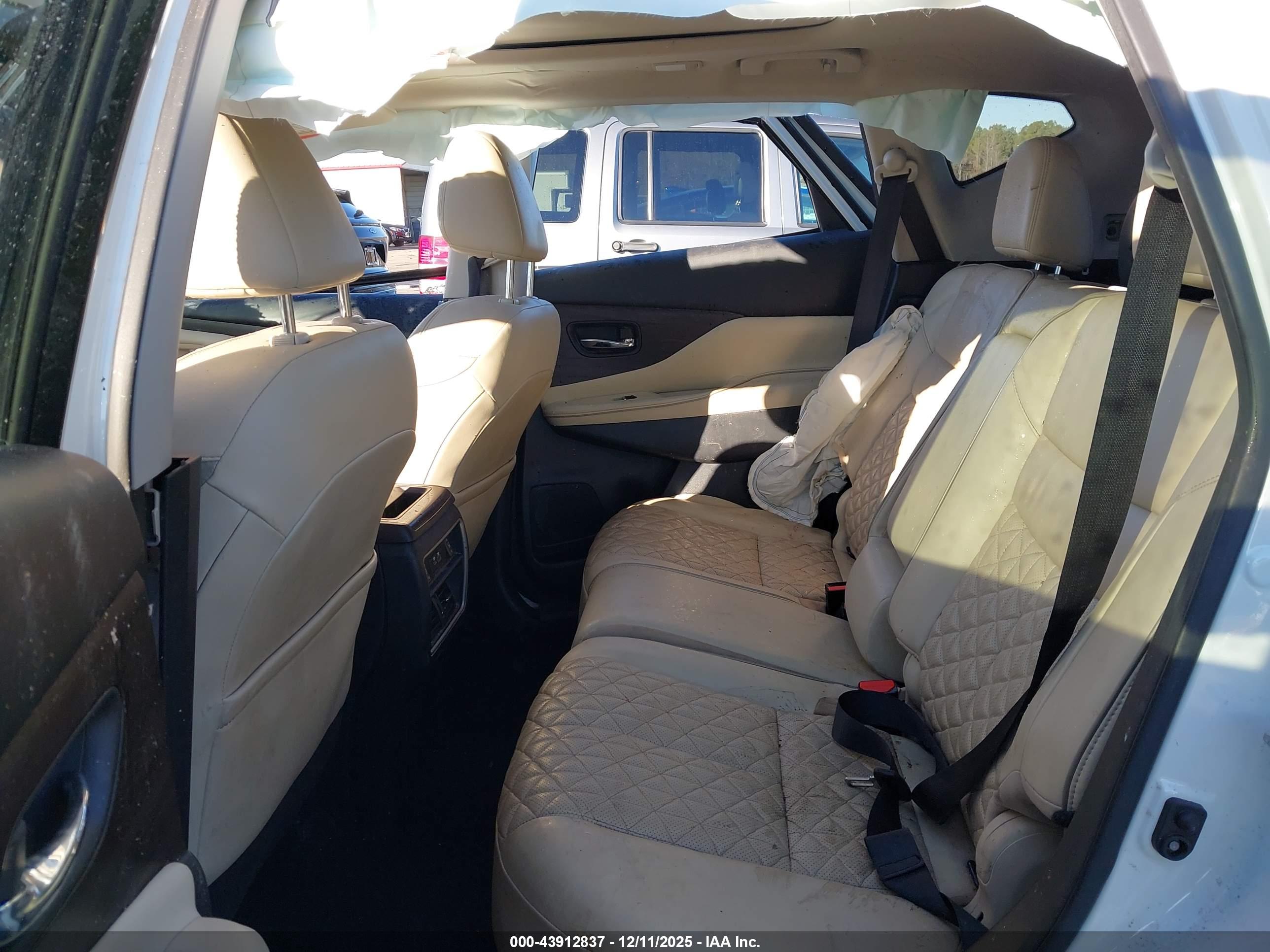 NISSAN MURANO image 8