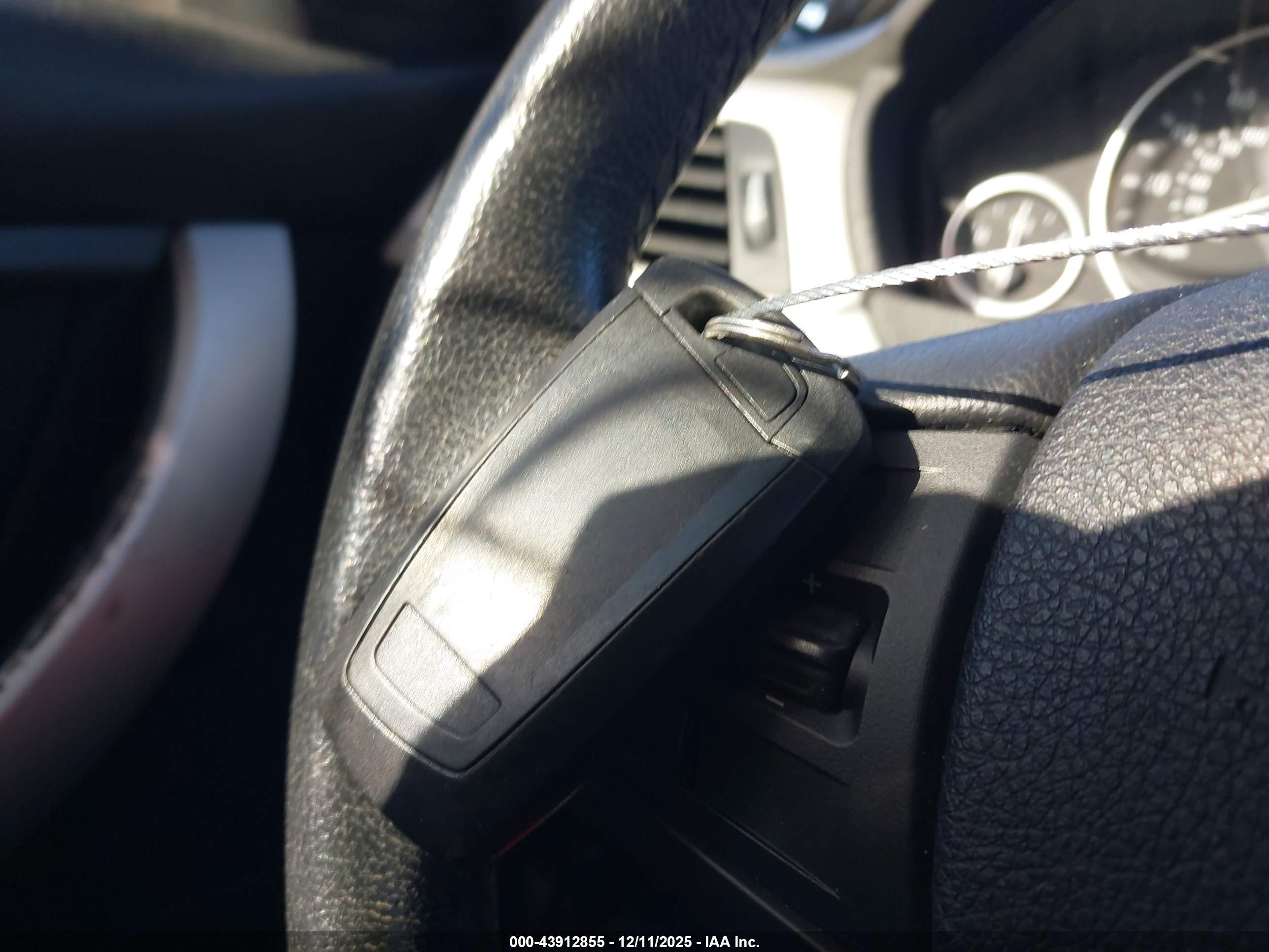 BMW 320I image 11
