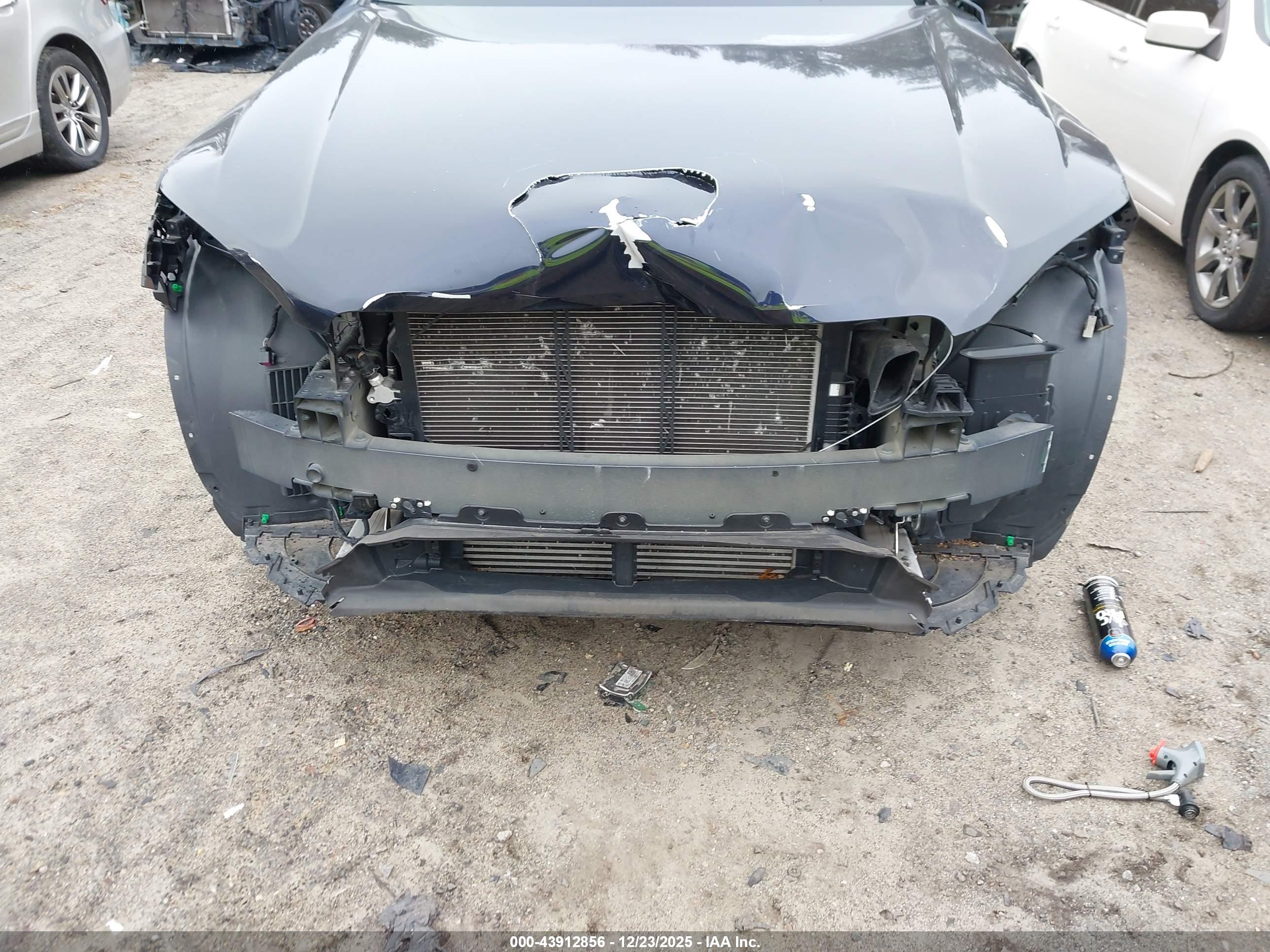 VOLVO XC90 image 6