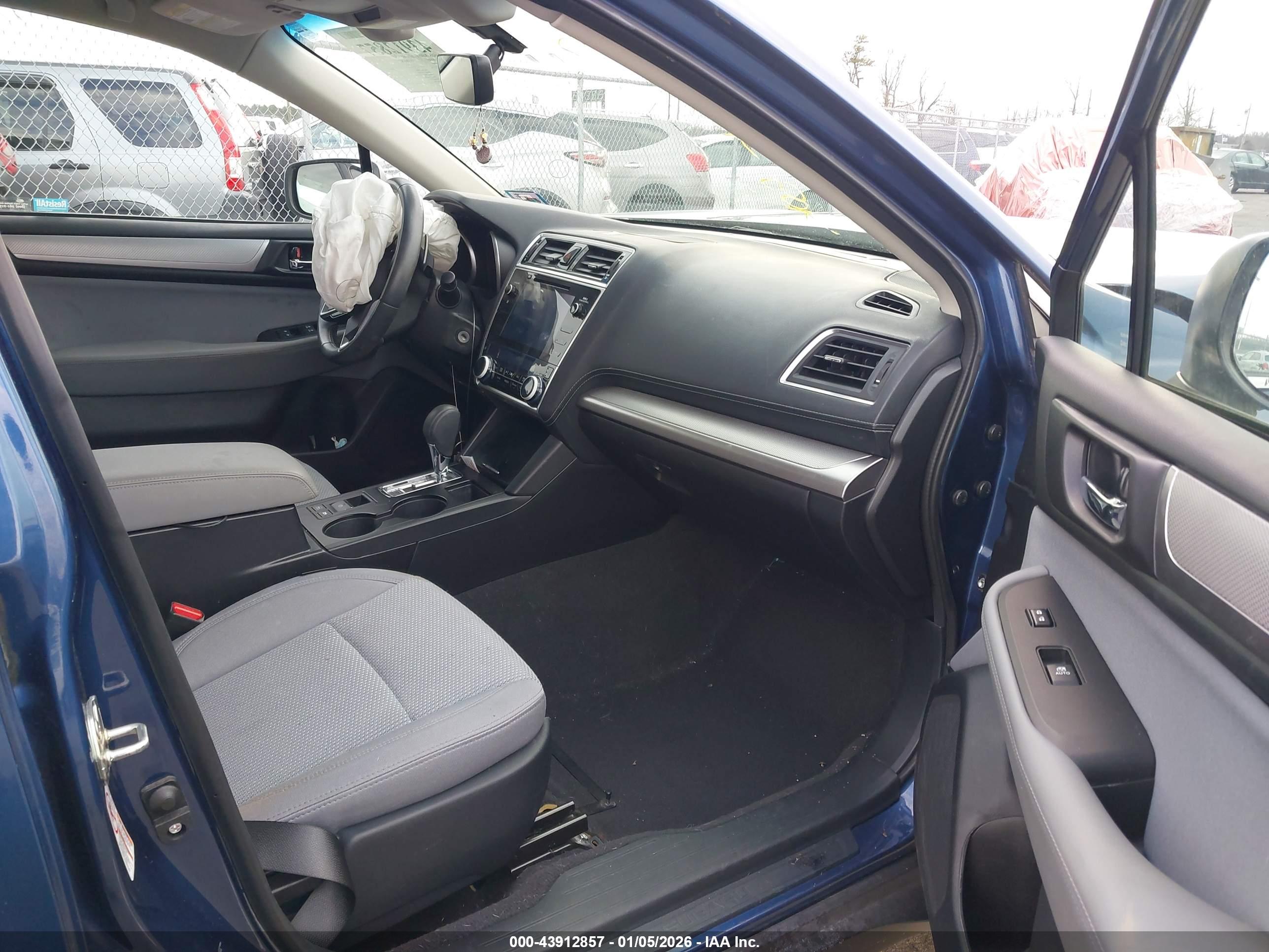 SUBARU OUTBACK image 5