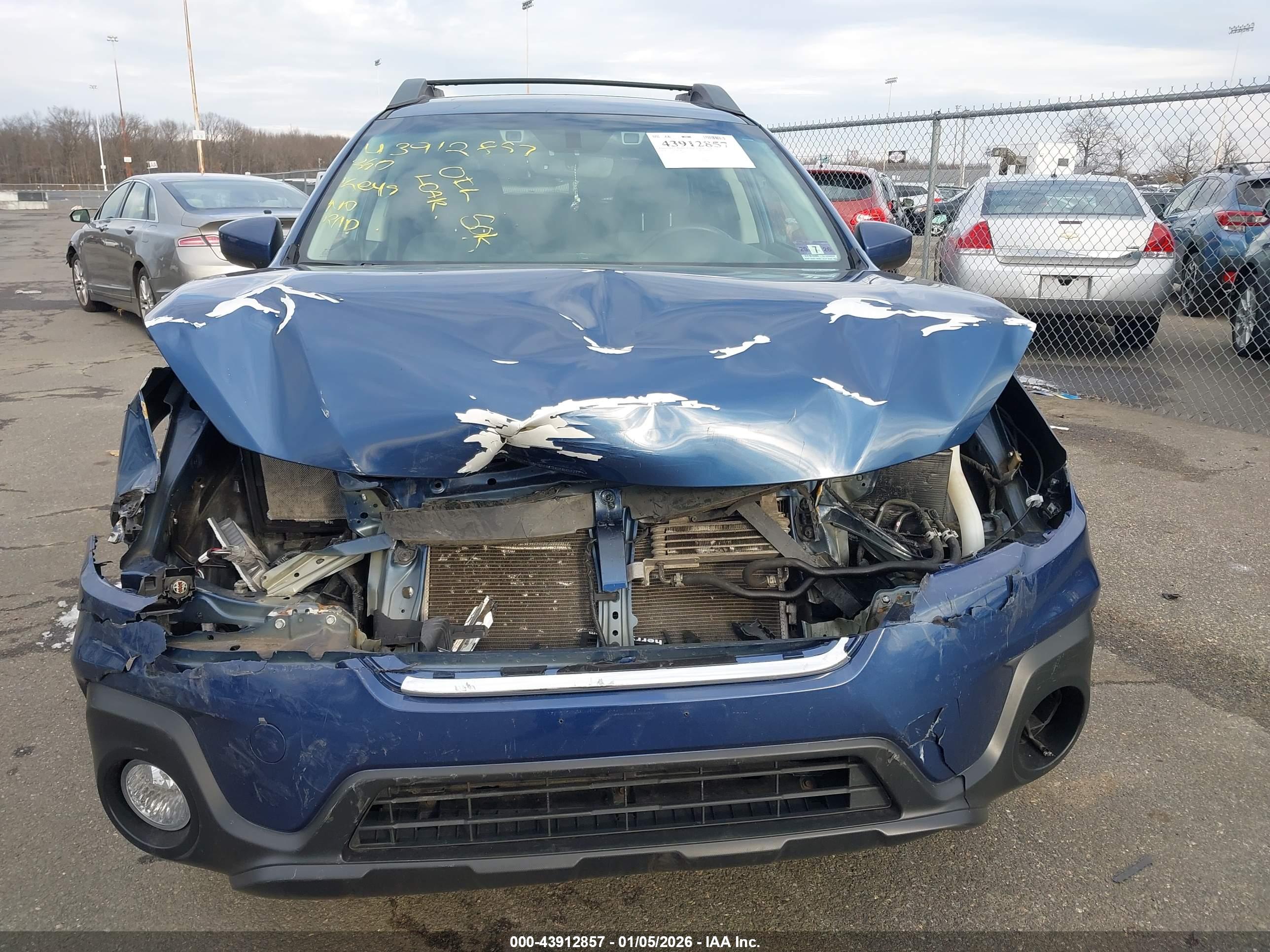 SUBARU OUTBACK image 6