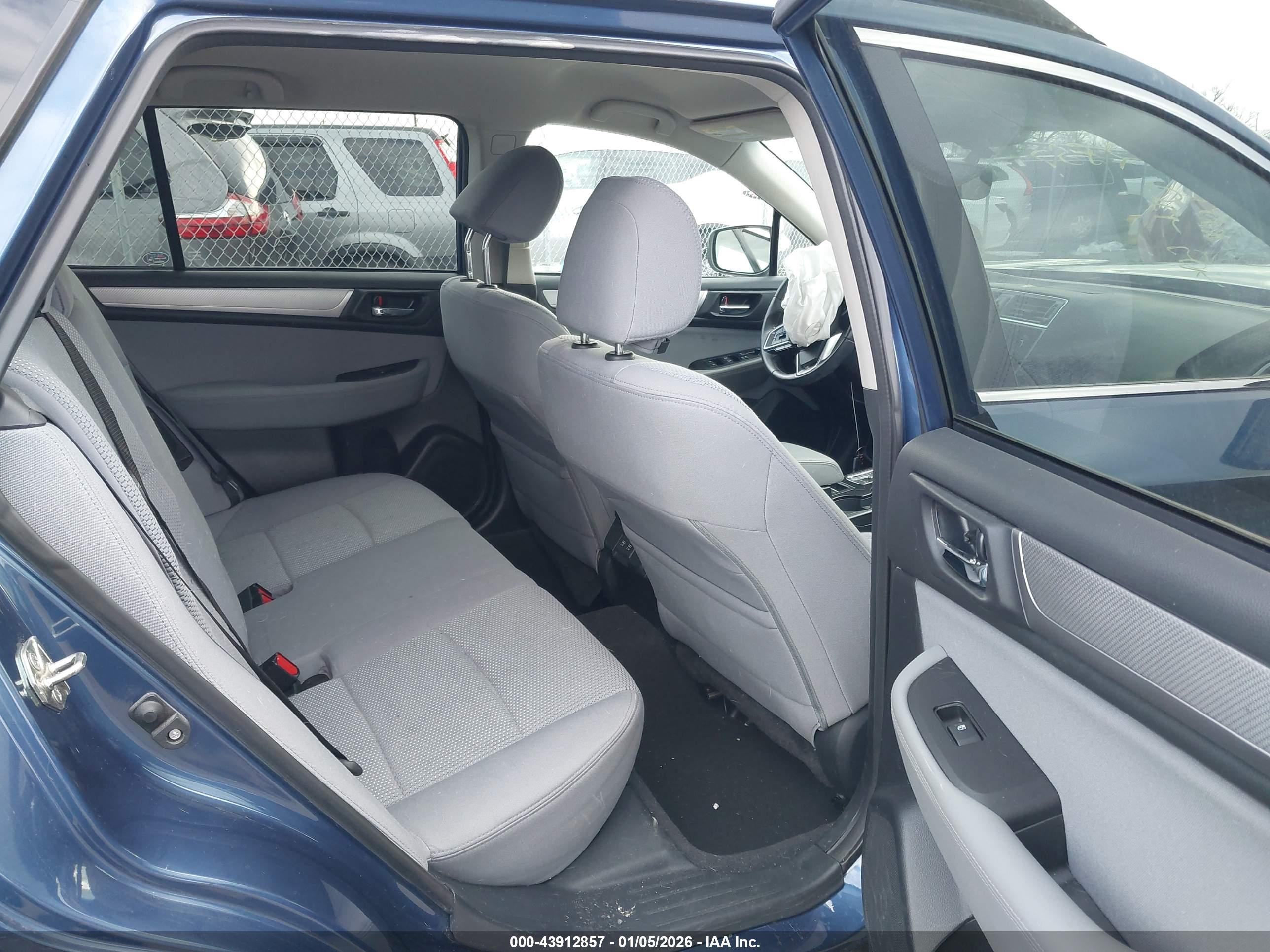 SUBARU OUTBACK image 8